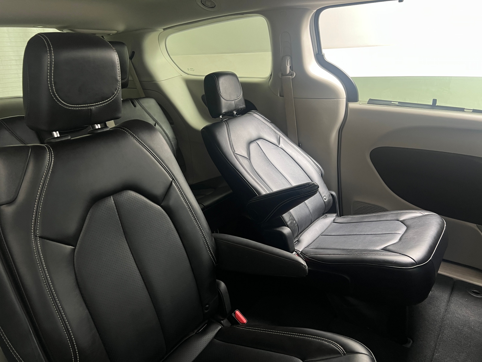 Thumbnail: 2024 Chrysler Pacifica - 5