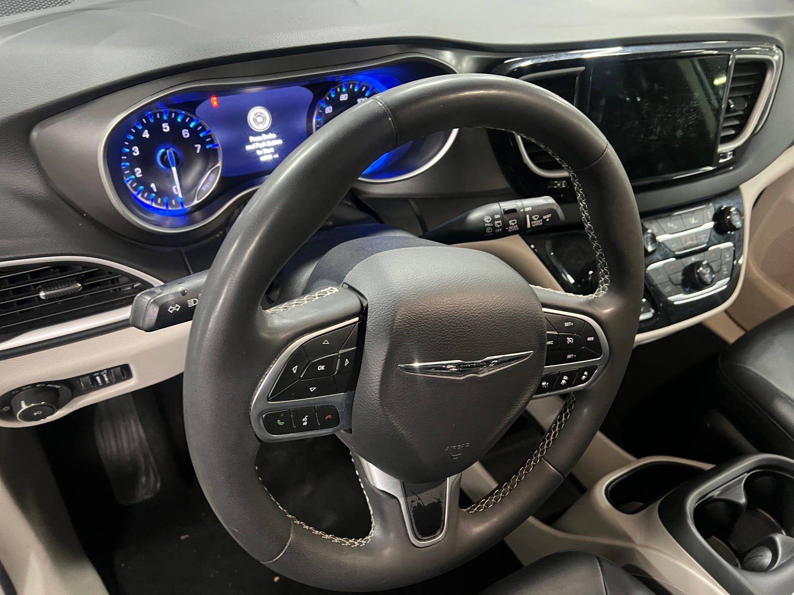 Thumbnail: 2024 Chrysler Pacifica - 4