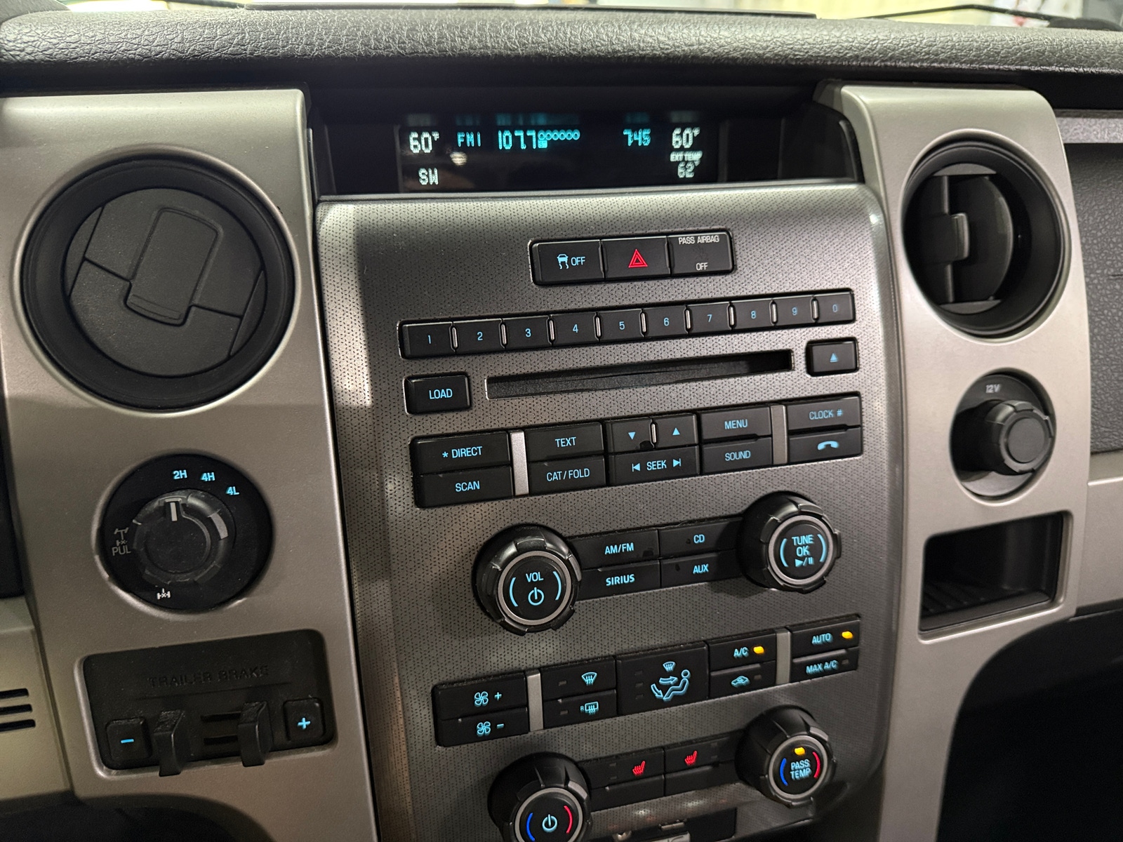 Thumbnail: 2011 Ford Econoline - 4