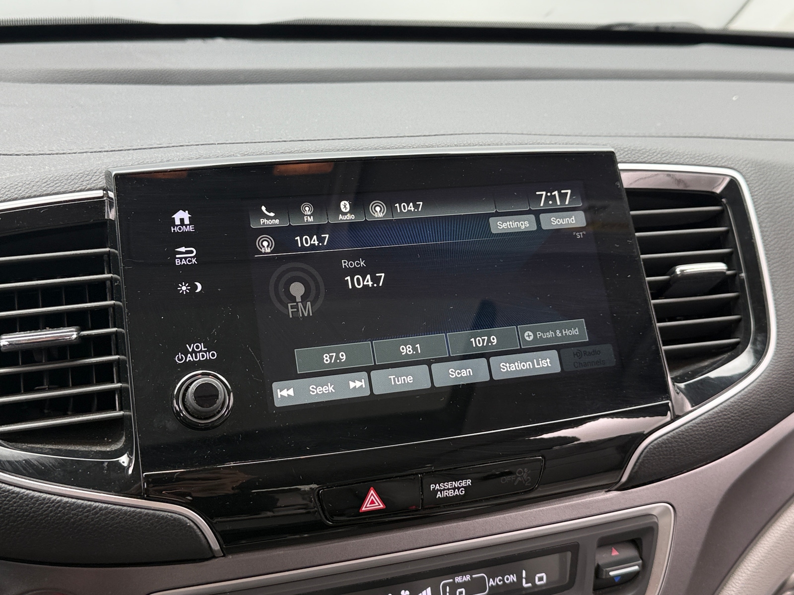 Thumbnail: 2019 Honda Pilot - 4