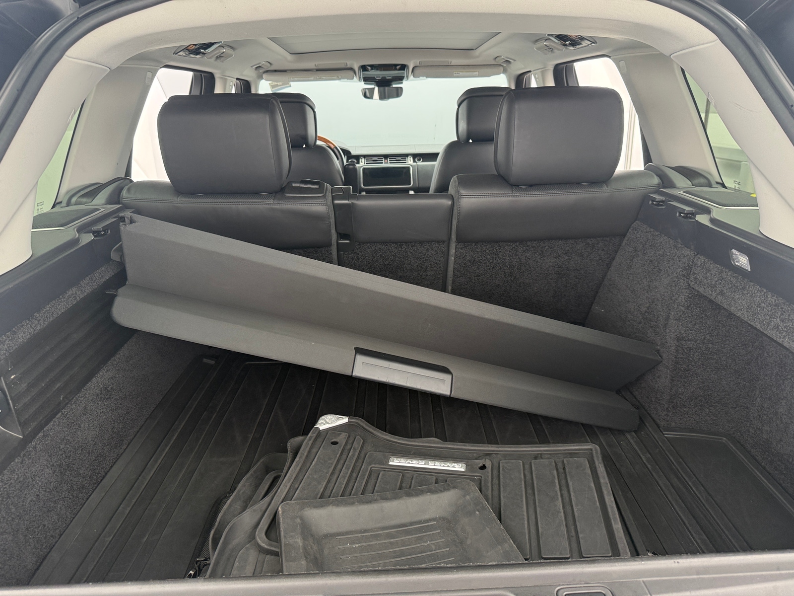 Thumbnail: 2021 Land Rover Range Rover - 6