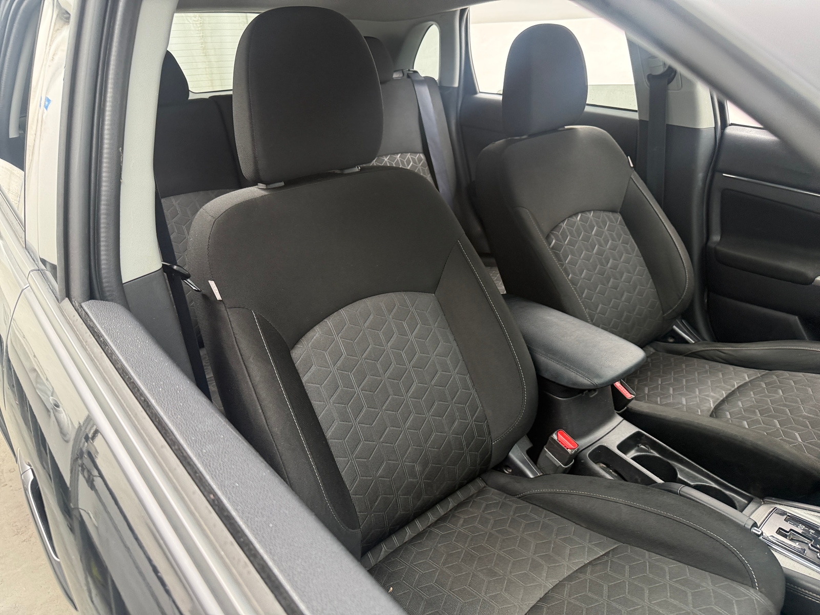 Thumbnail: 2020 Mitsubishi Outlander Sport - 2