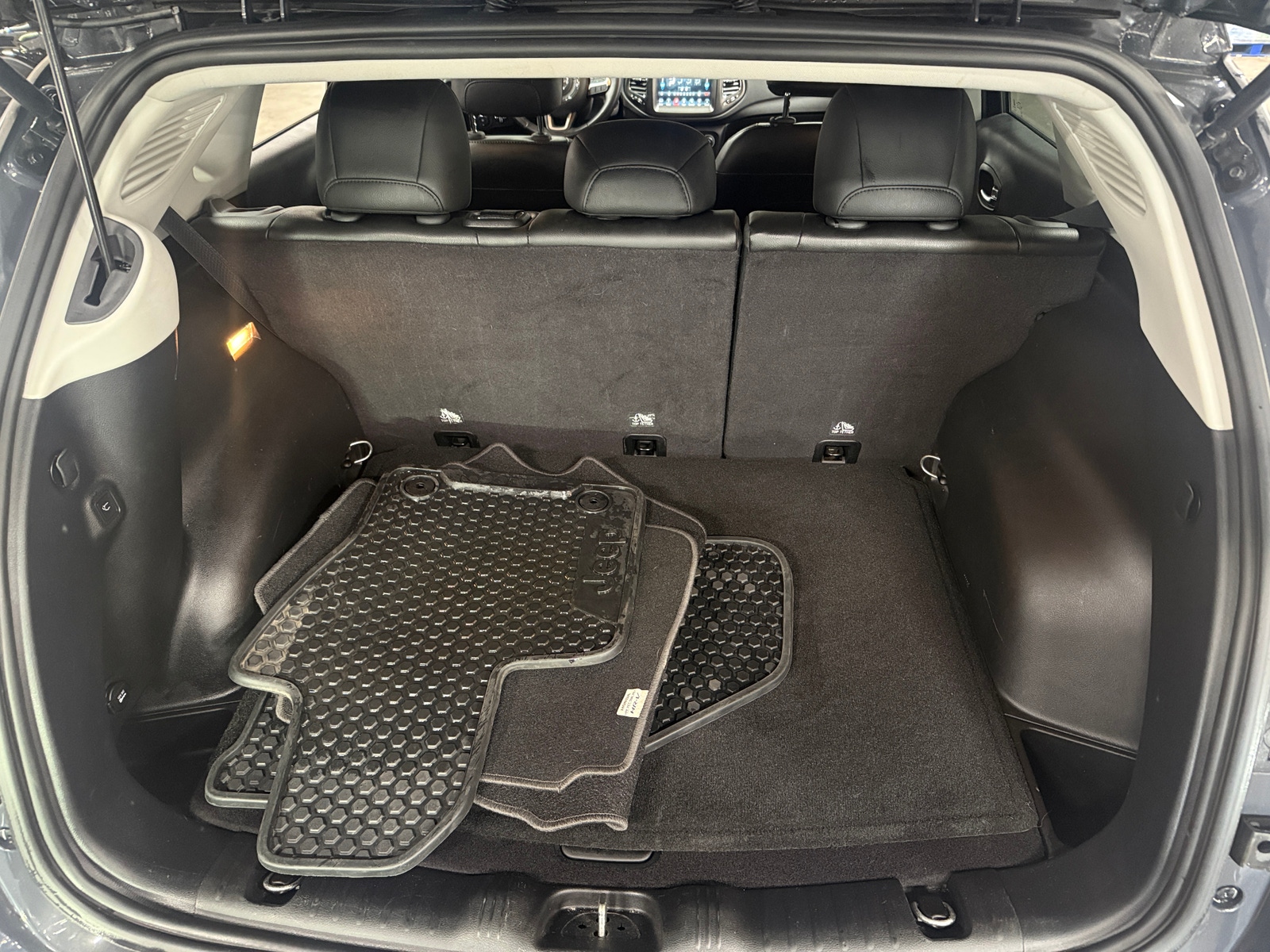 Thumbnail: 2018 Jeep Compass - 6