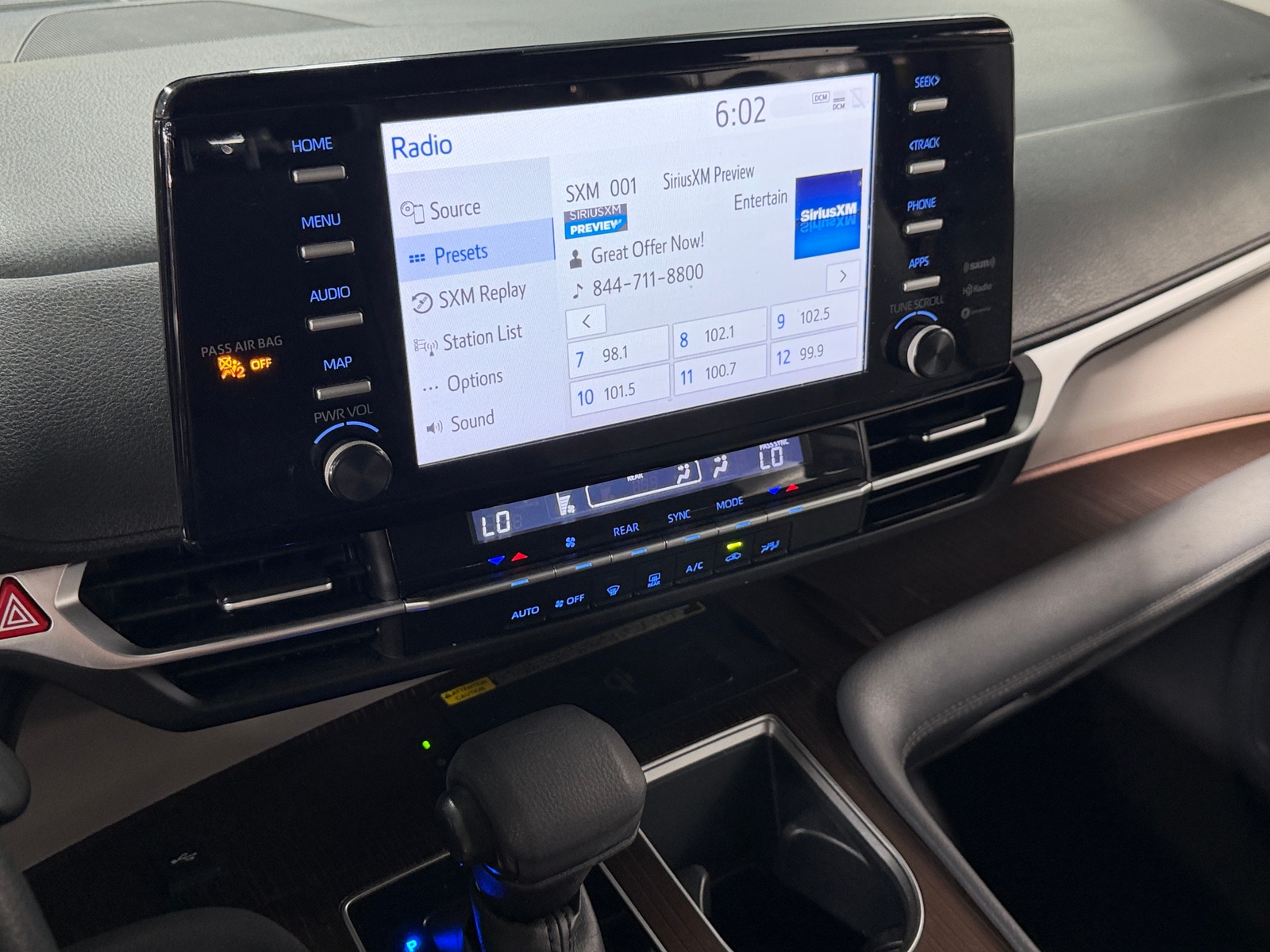 Thumbnail: 2022 Toyota Sienna - 4