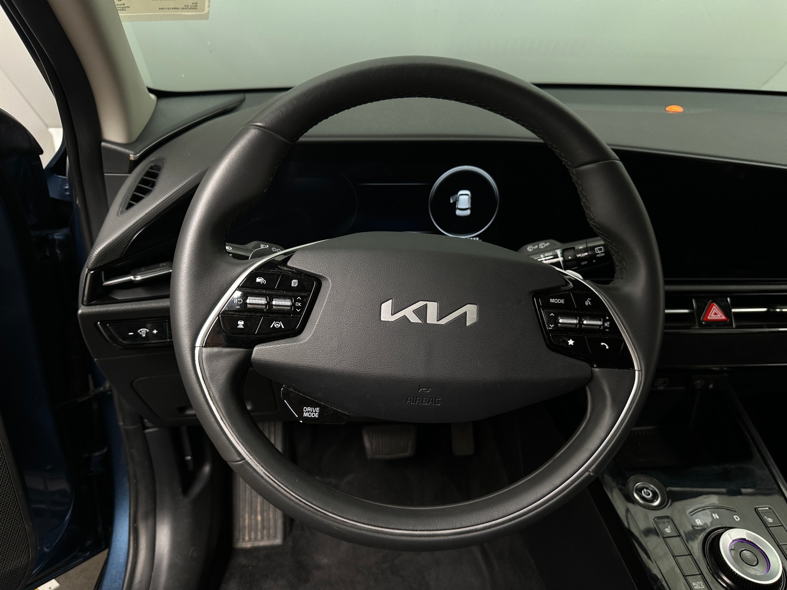 Thumbnail: 2024 Kia Niro - 4