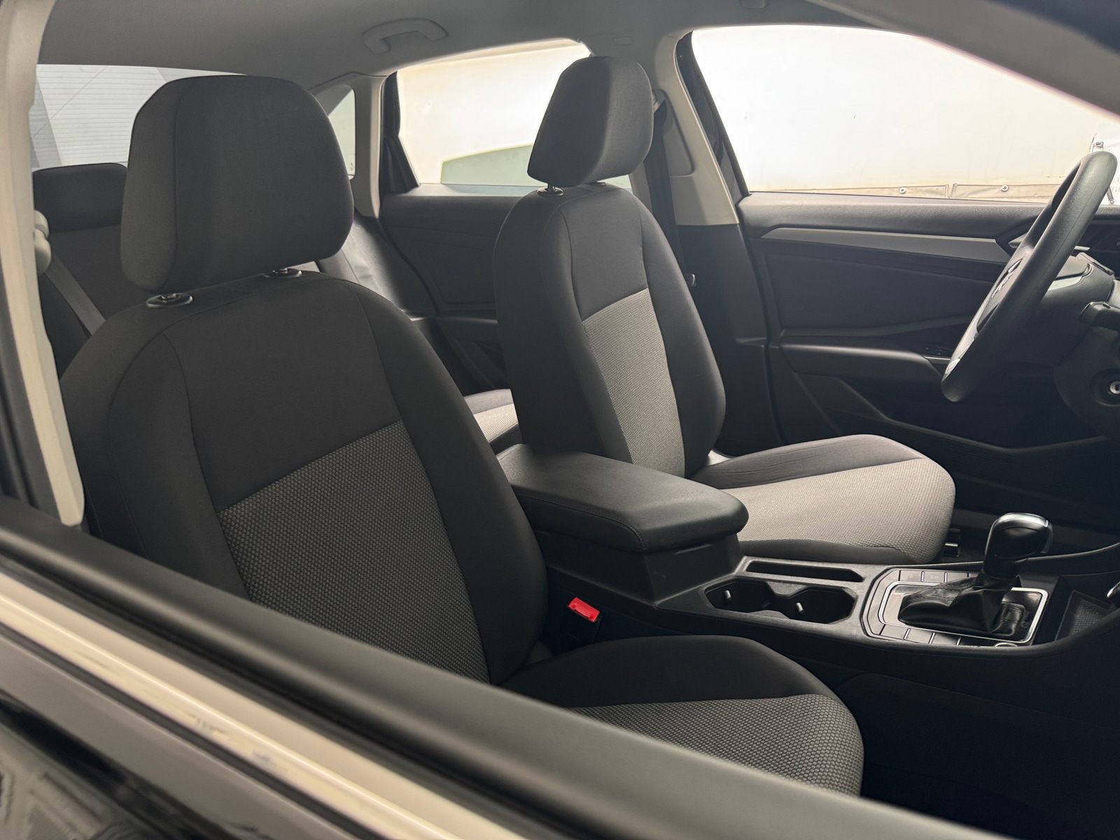 Thumbnail: 2019 Volkswagen Jetta - 2
