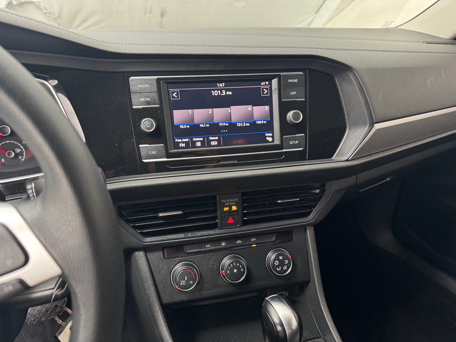 Thumbnail: 2019 Volkswagen Jetta - 4