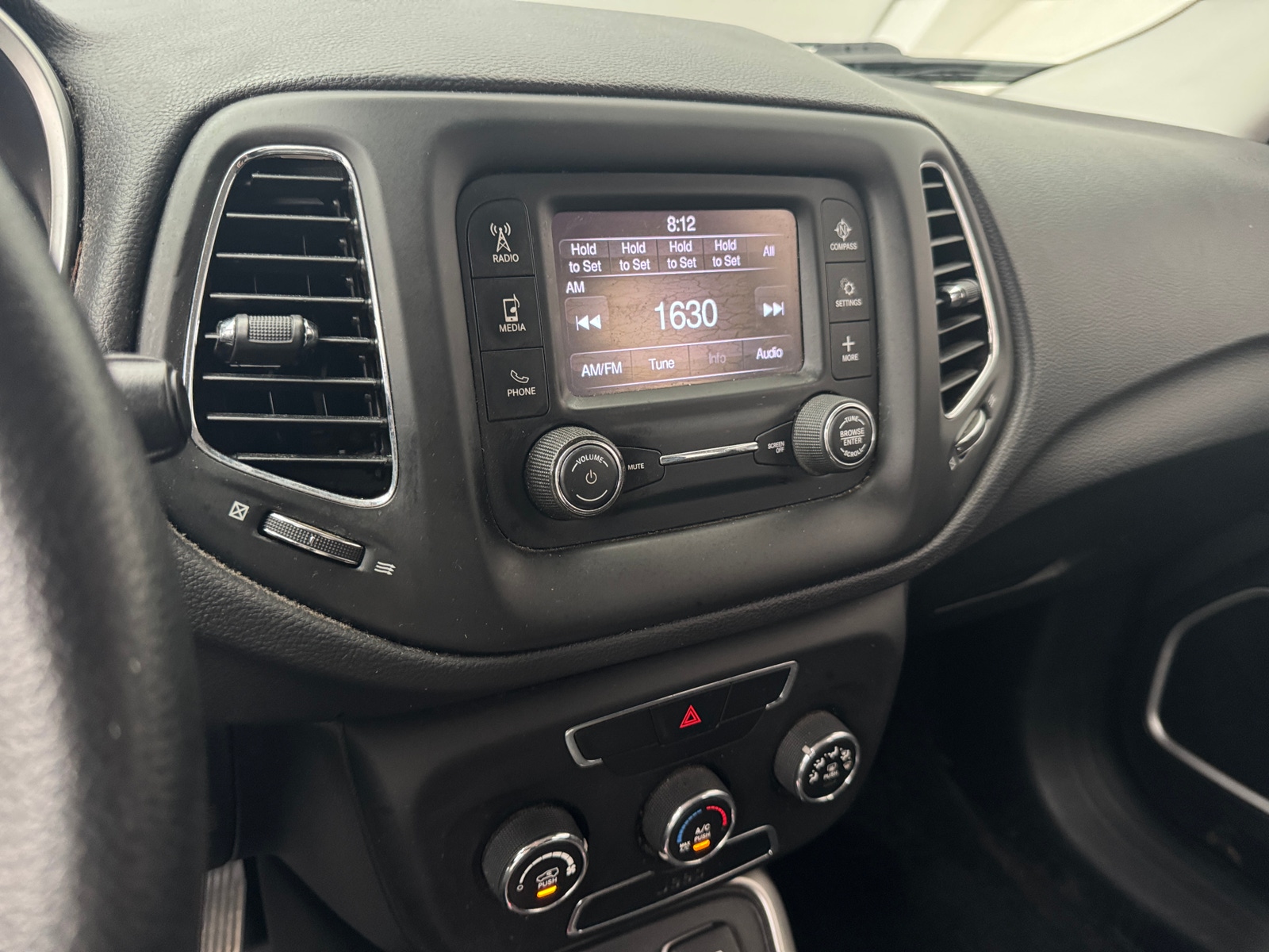 Thumbnail: 2017 Jeep Compass - 4