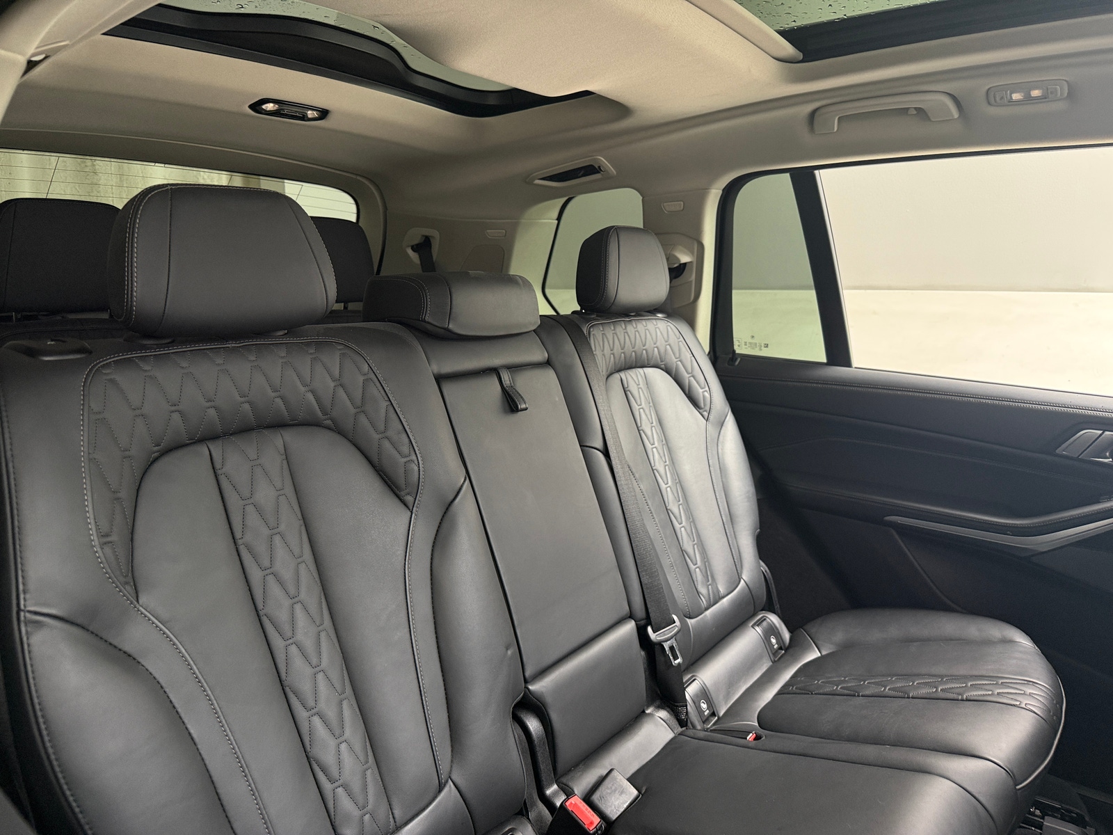 Thumbnail: 2025 BMW X7 - 5
