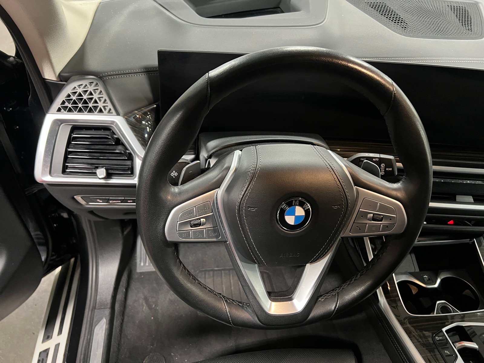 Thumbnail: 2025 BMW X7 - 4