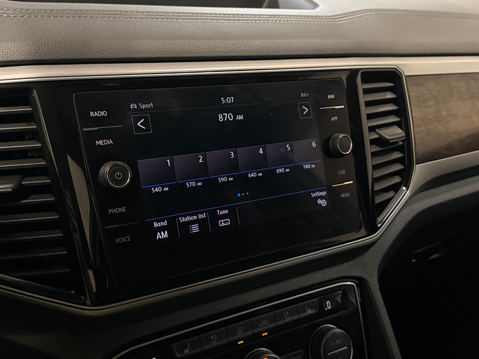 Thumbnail: 2019 Volkswagen Atlas - 4