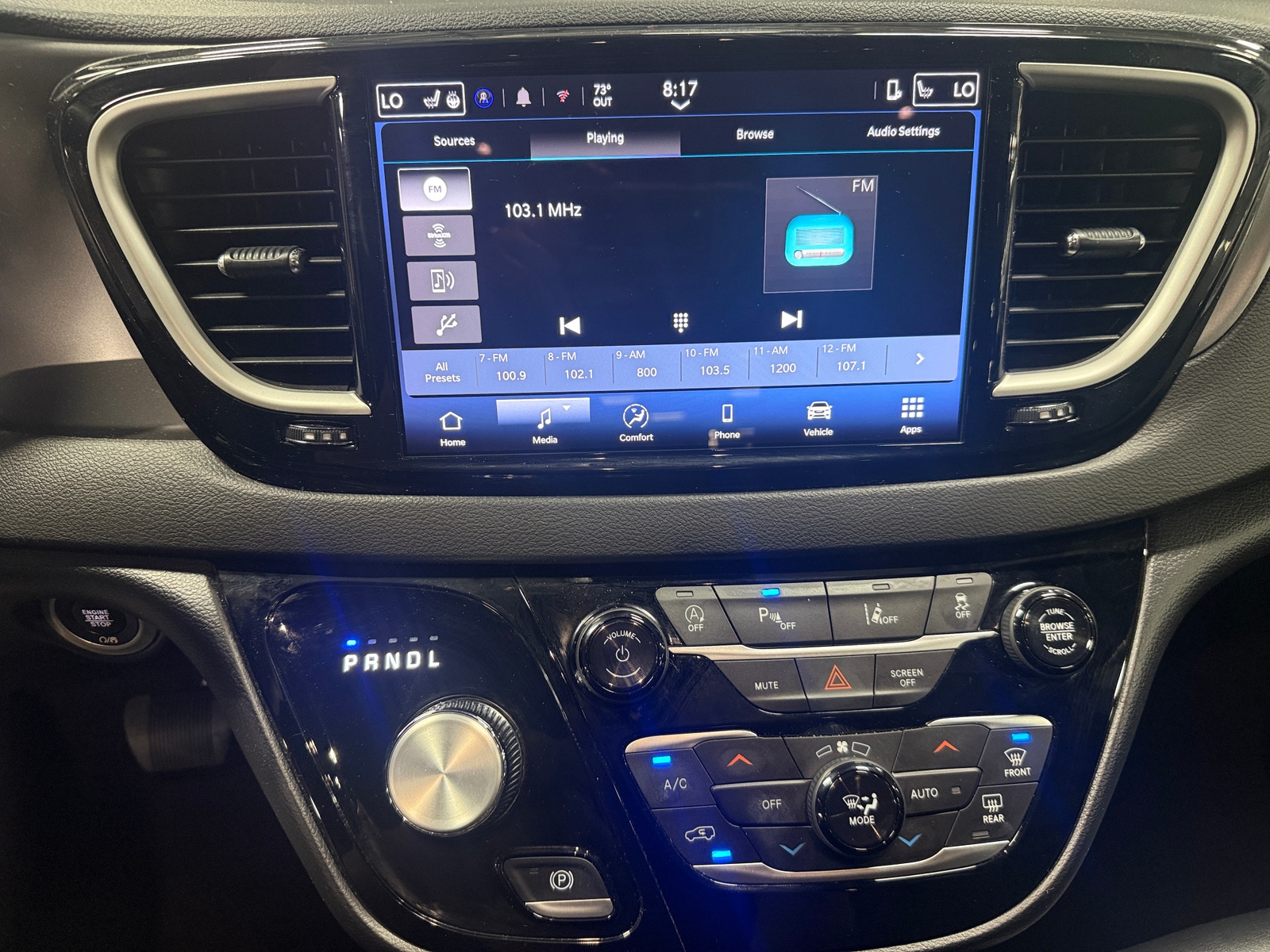 Thumbnail: 2025 Chrysler Pacifica - 3