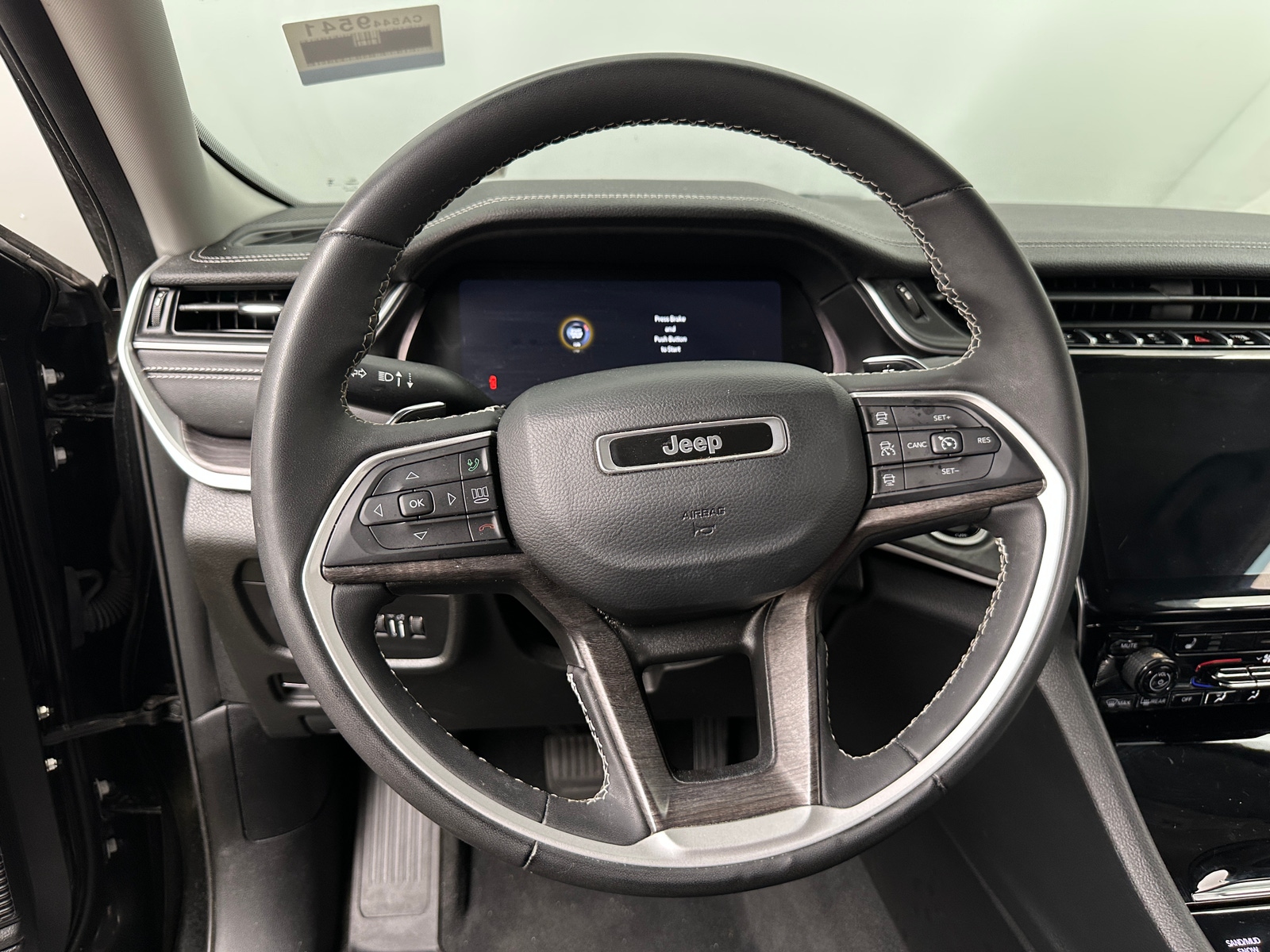 Thumbnail: 2023 Jeep Grand Cherokee L - 4