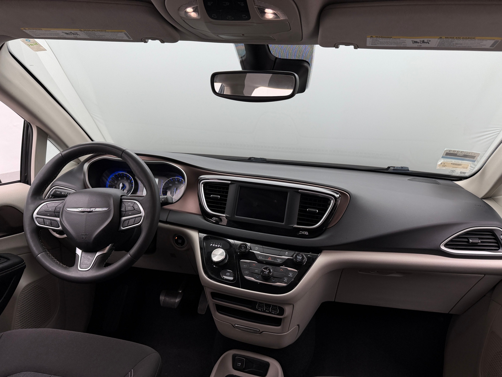 Thumbnail: 2023 Chrysler Voyager - 3