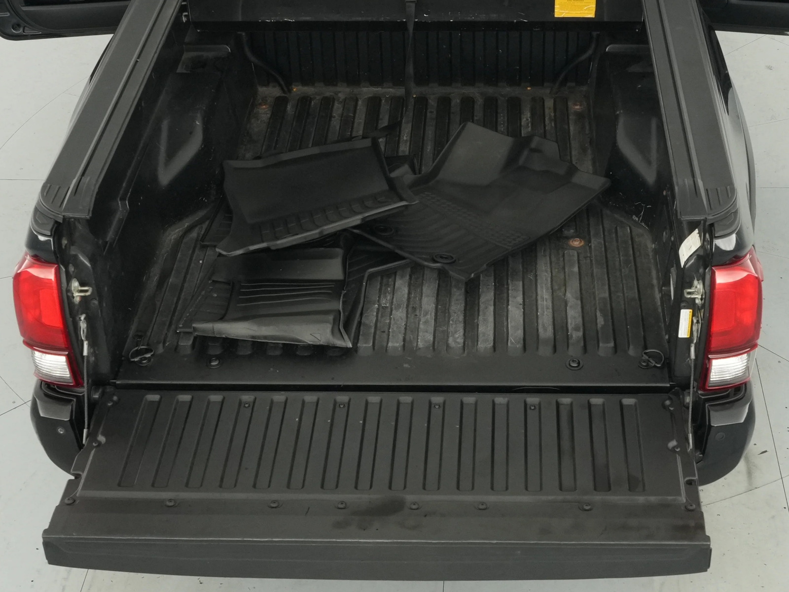 Thumbnail: 2019 Toyota Tacoma - 7