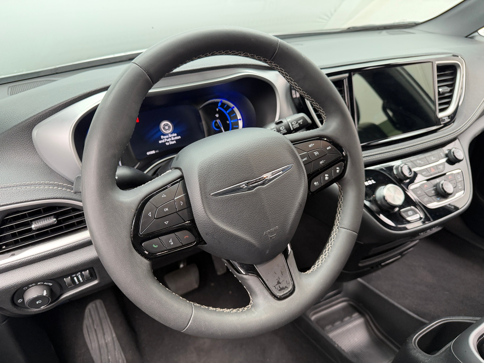 Thumbnail: 2024 Chrysler Pacifica - 4