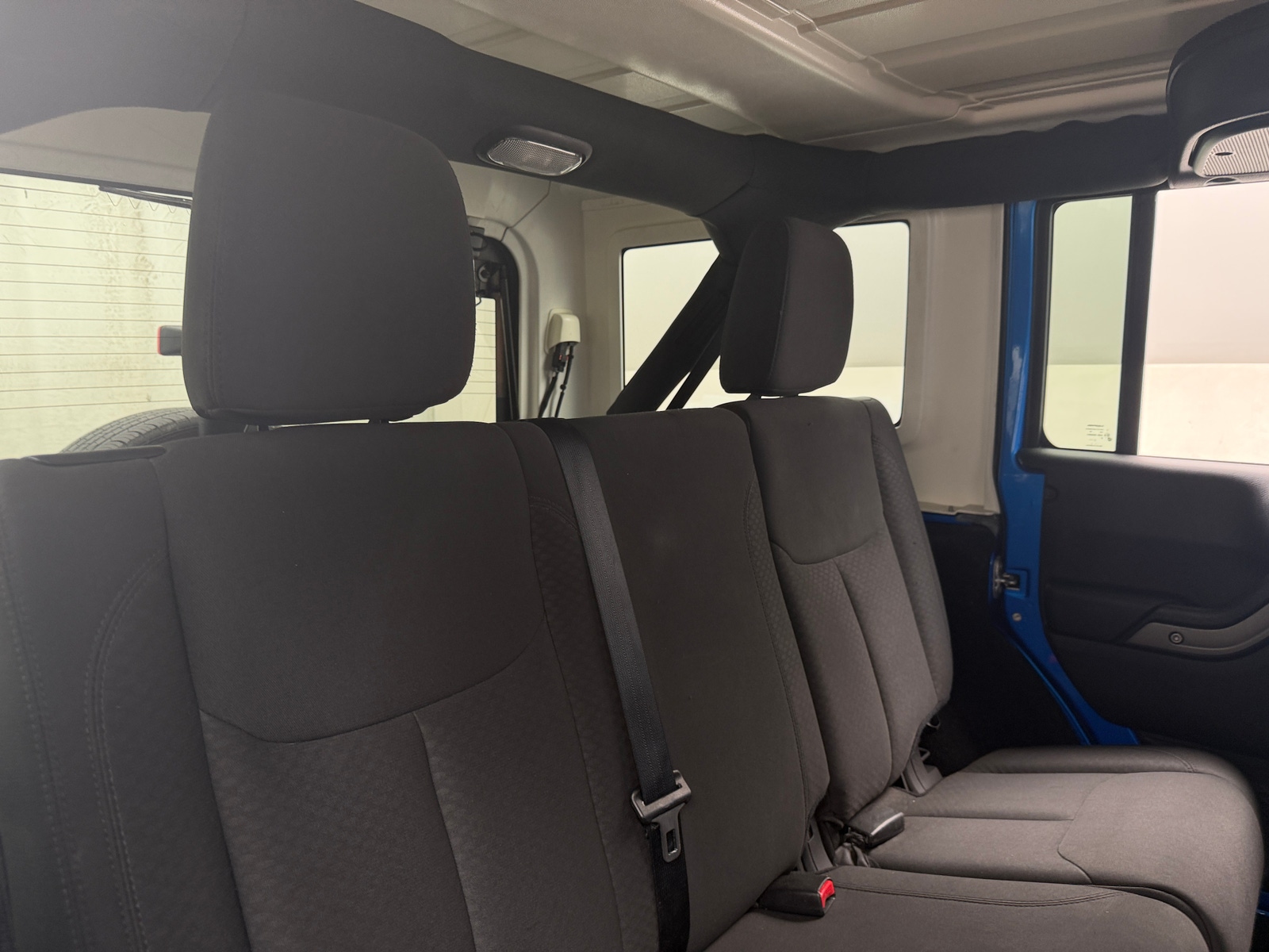 Thumbnail: 2016 Jeep Wrangler - 6