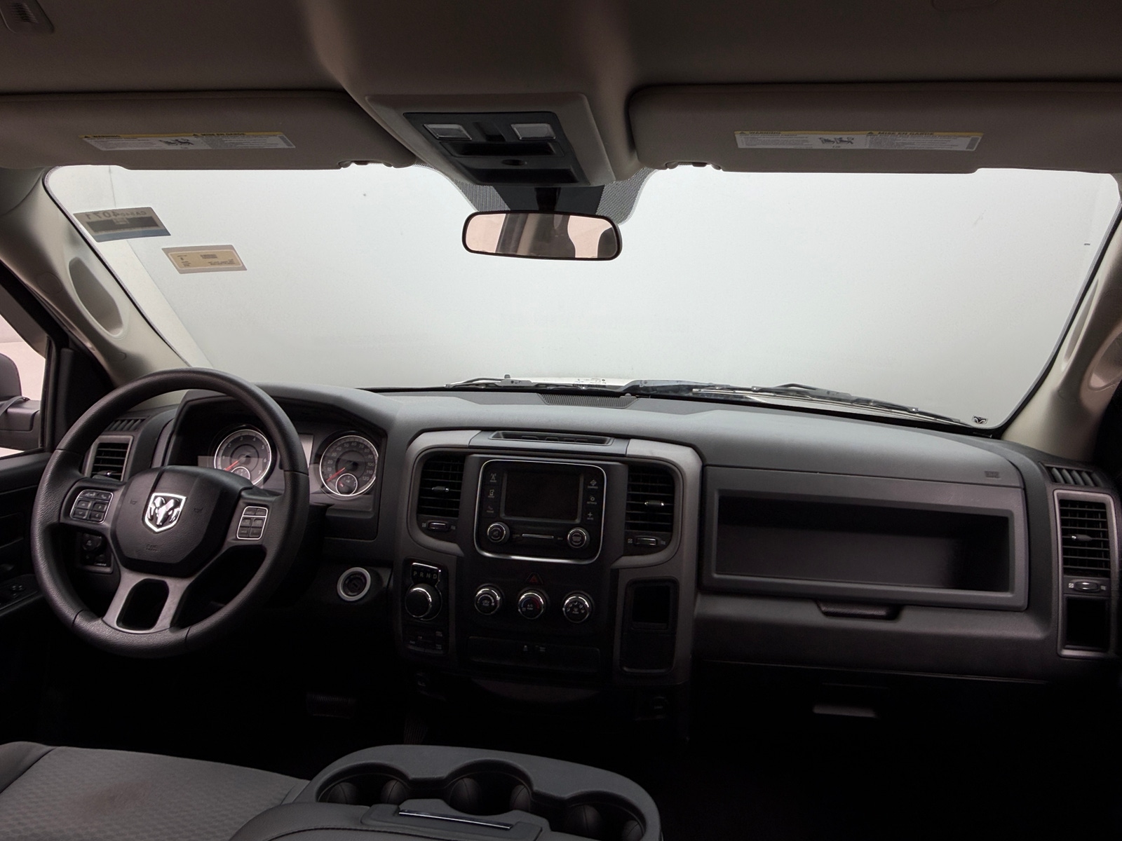 Thumbnail: 2019 RAM 1500 Classic - 3
