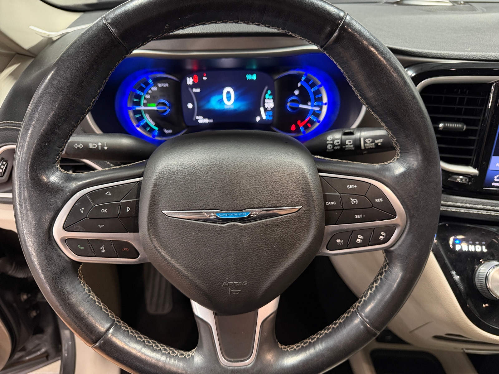 Thumbnail: 2021 Chrysler Pacifica - 4
