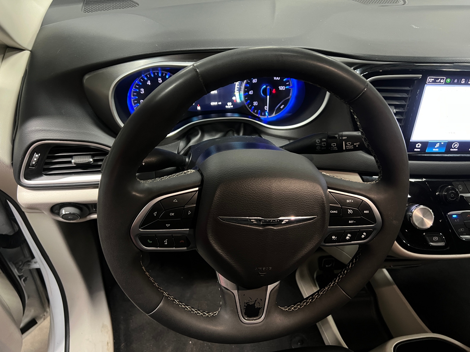 Thumbnail: 2024 Chrysler Pacifica - 4