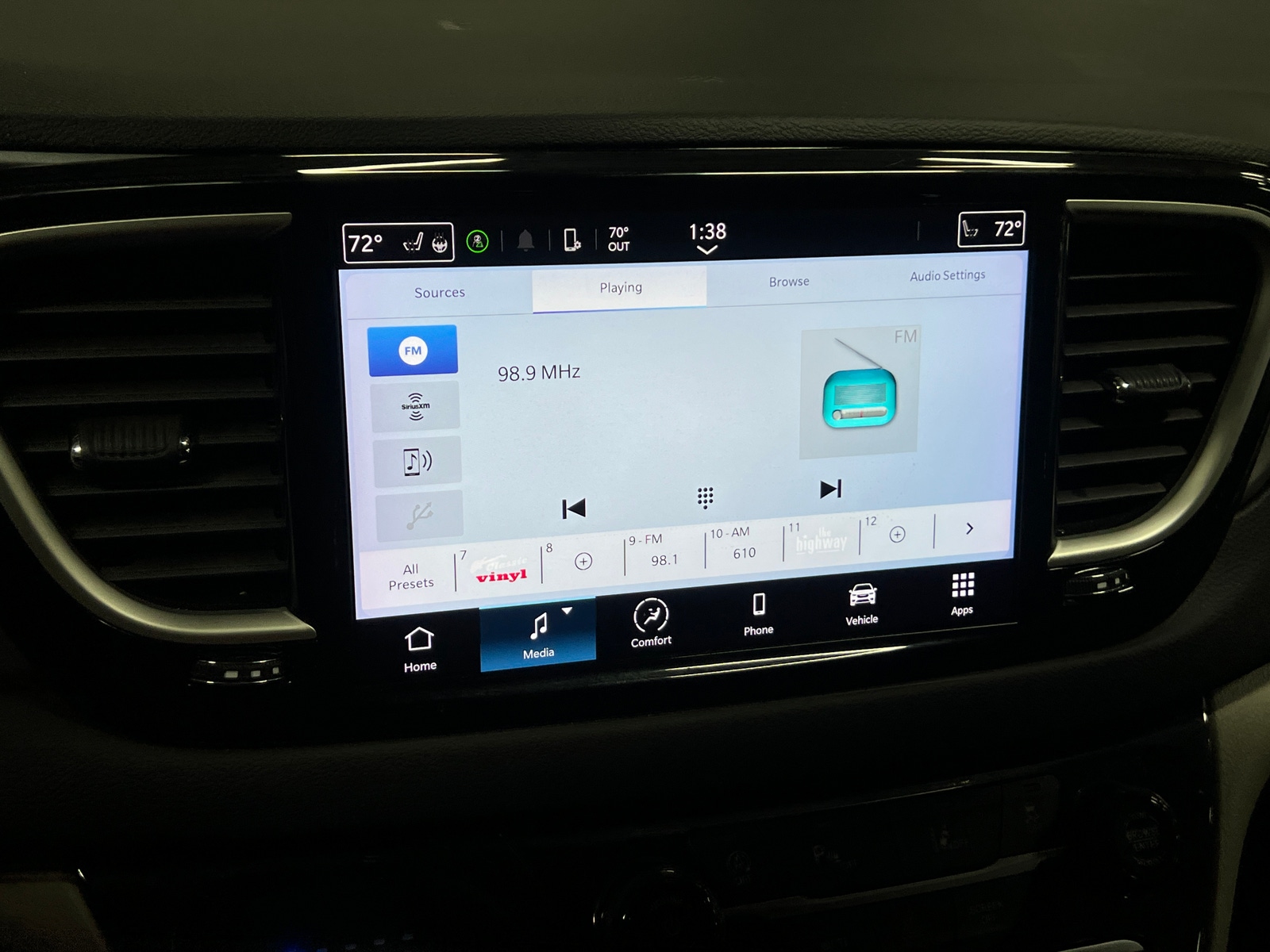 Thumbnail: 2024 Chrysler Pacifica - 3