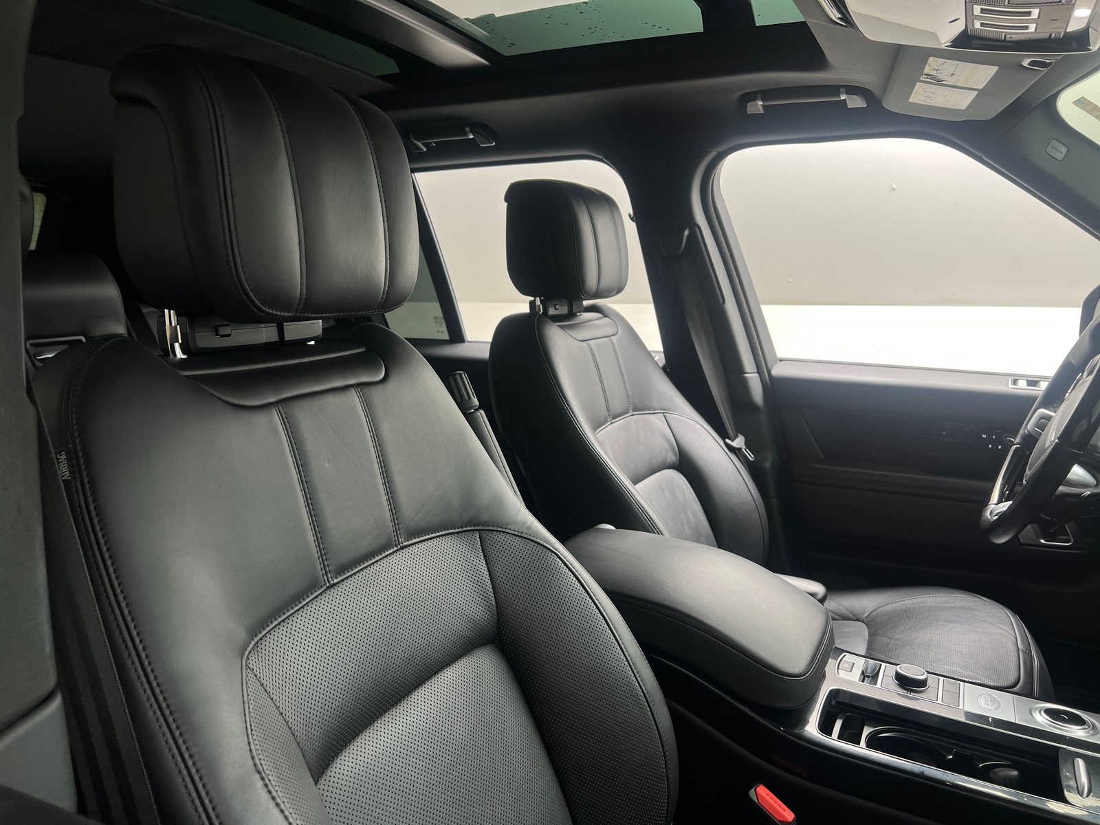 Thumbnail: 2020 Land Rover Range Rover - 2