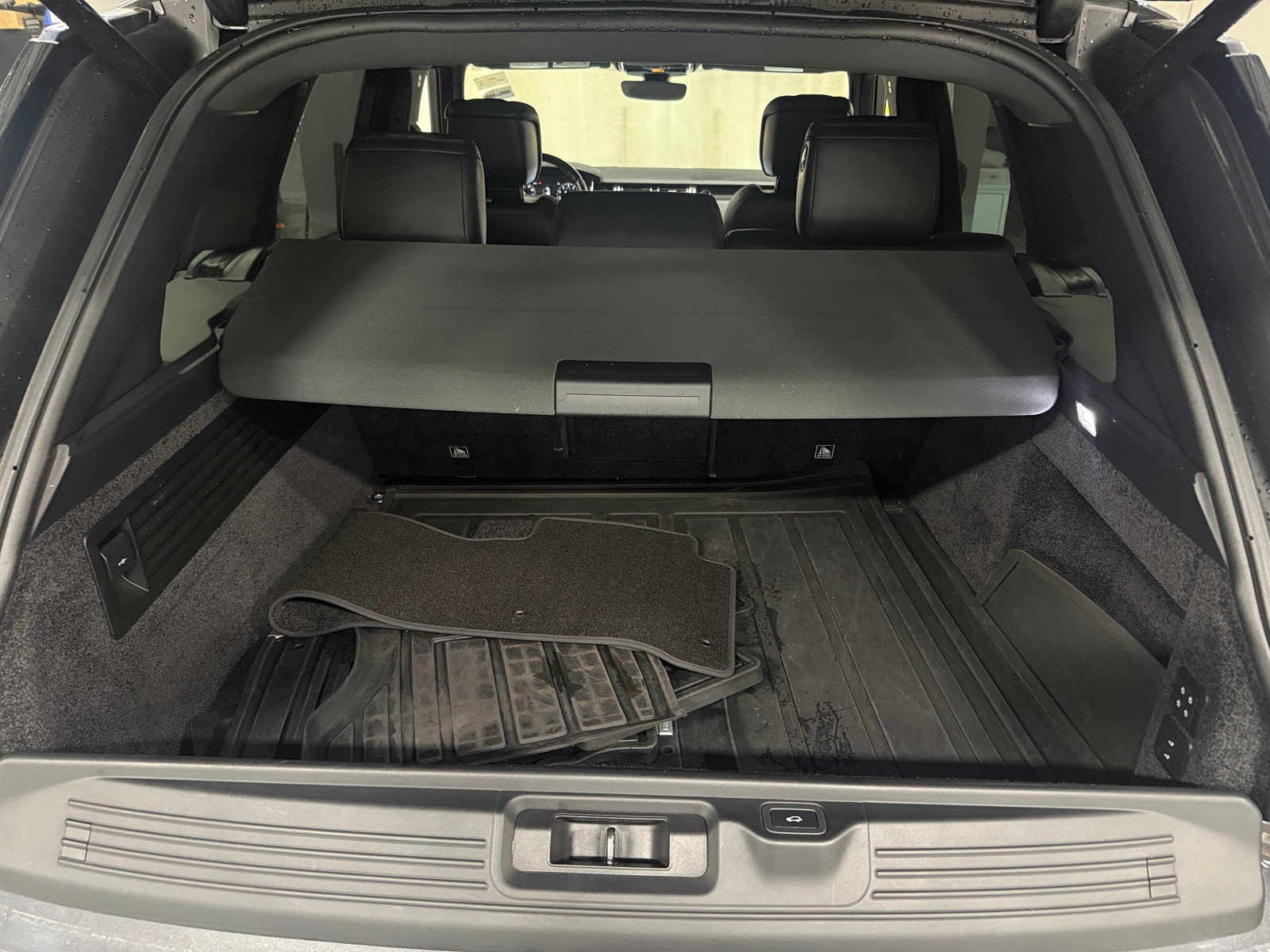 Thumbnail: 2020 Land Rover Range Rover - 7