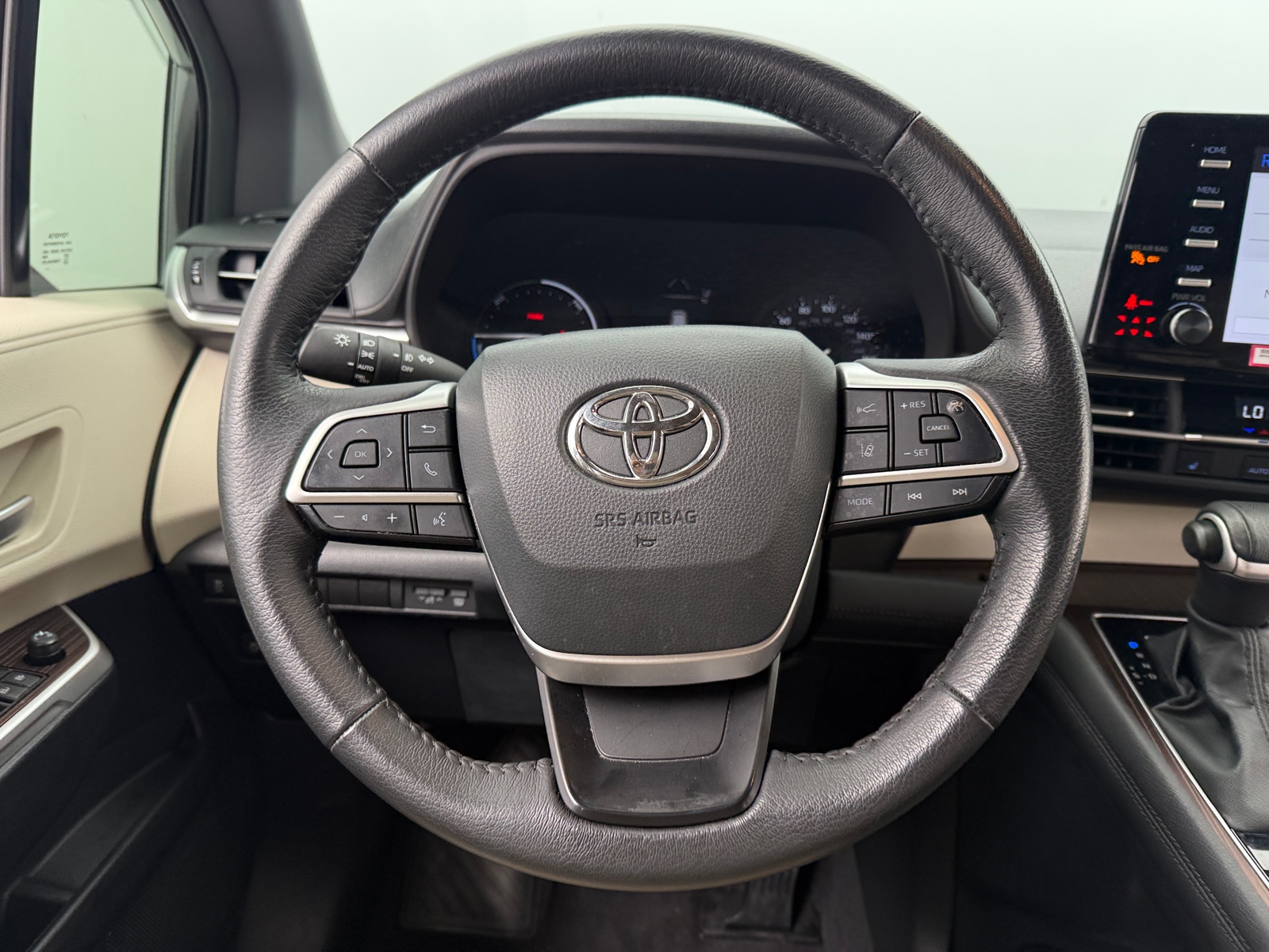 Thumbnail: 2024 Toyota Sienna - 4