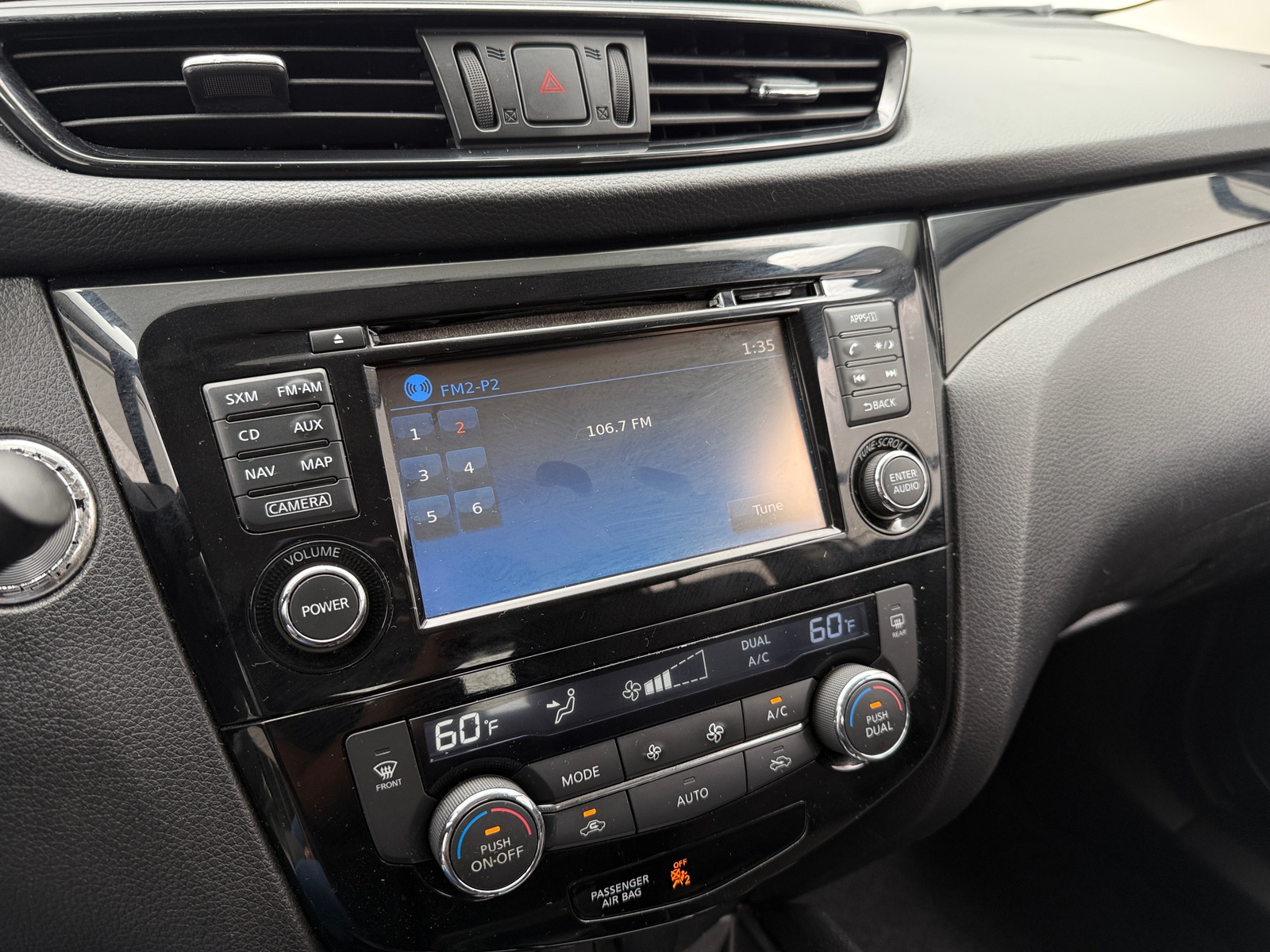 Thumbnail: 2017 Nissan Rogue Sport - 4