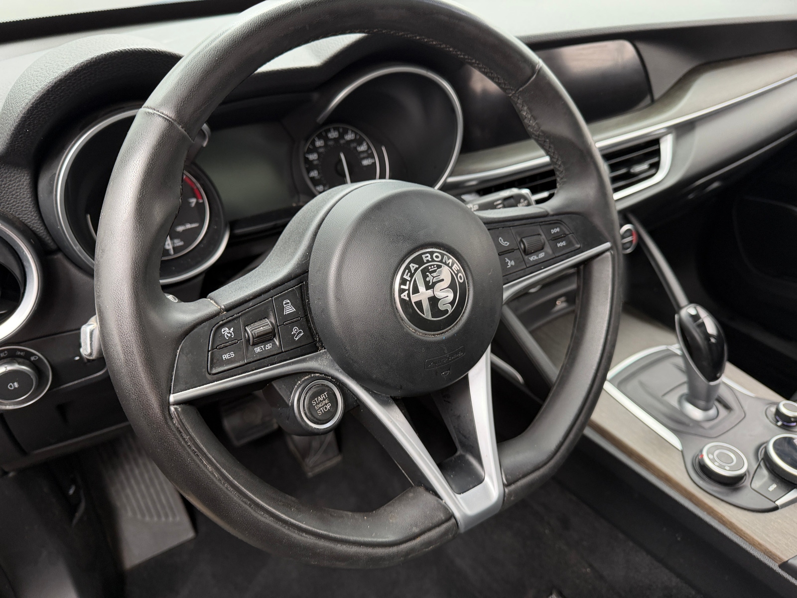 Thumbnail: 2018 Alfa Romeo Stelvio - 4