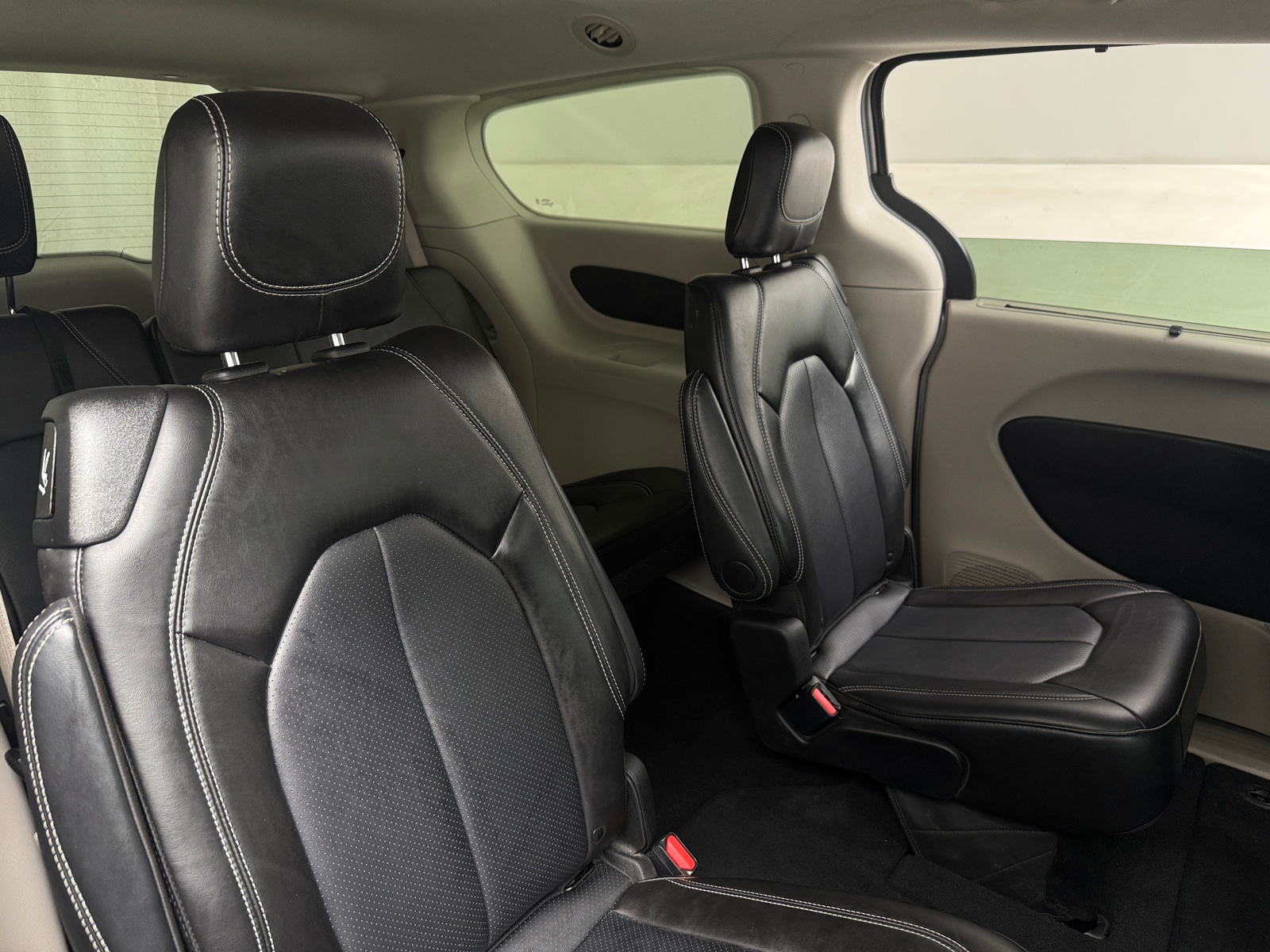 Thumbnail: 2024 Chrysler Pacifica - 5