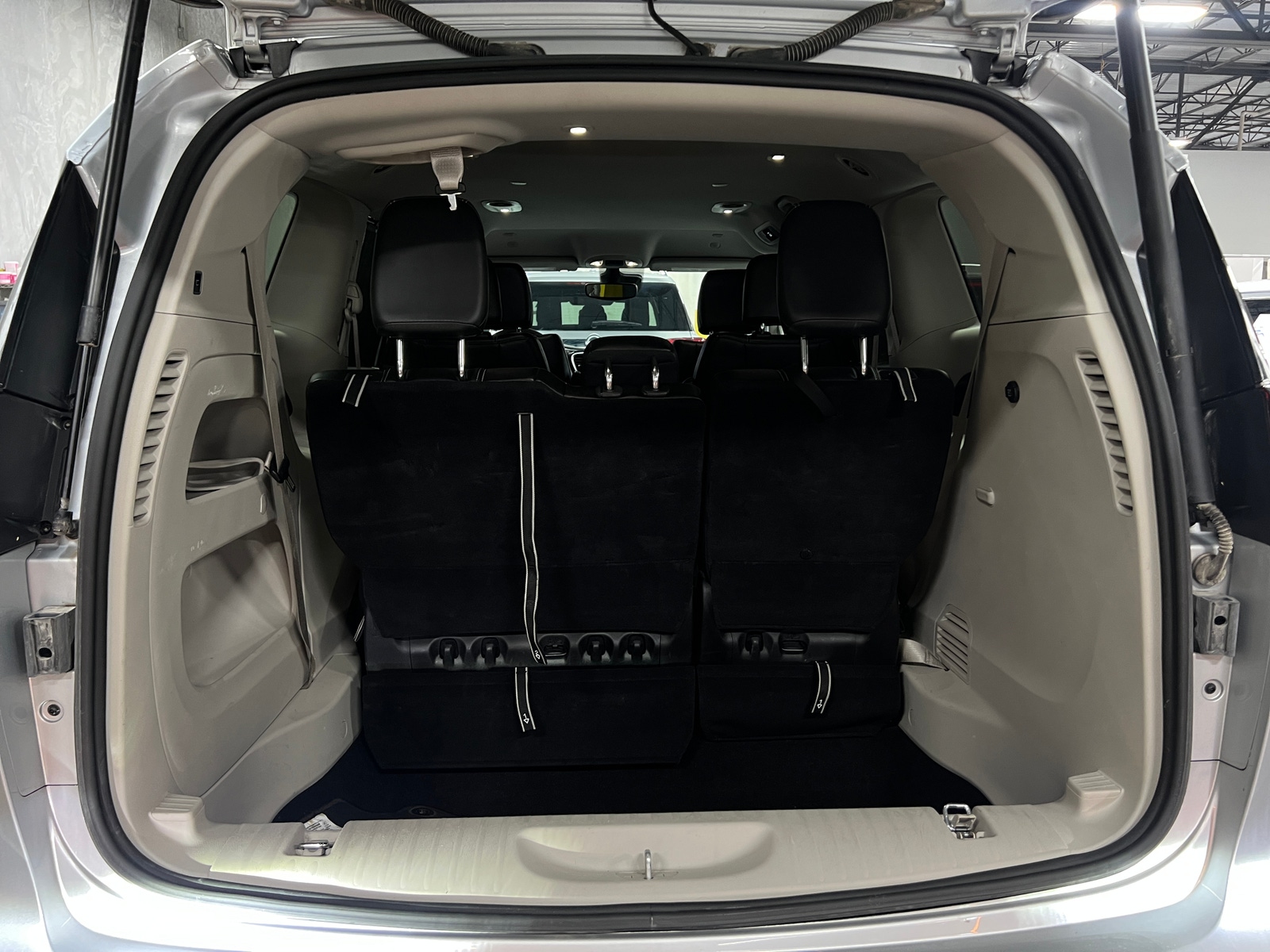 Thumbnail: 2024 Chrysler Pacifica - 6