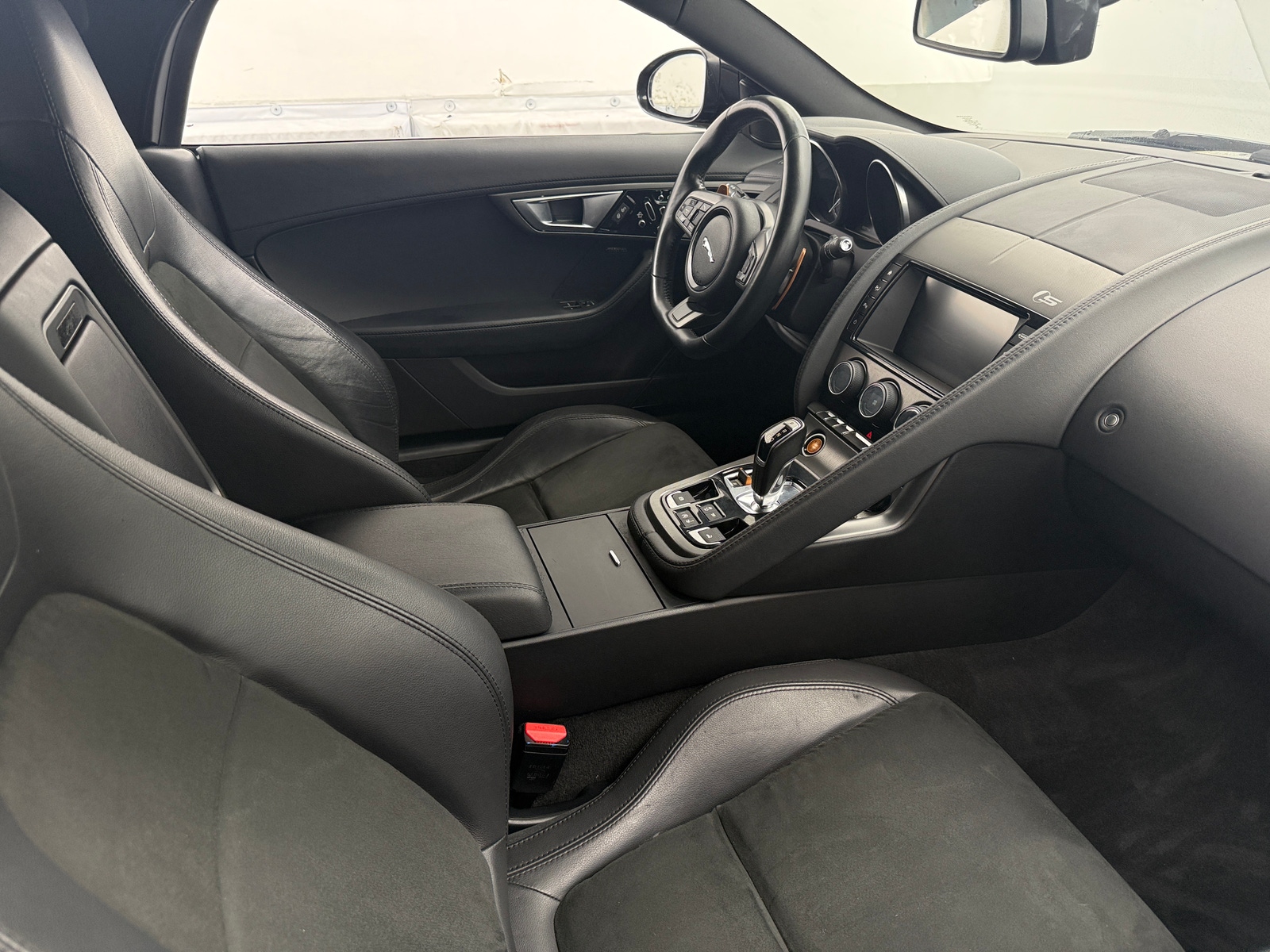 Thumbnail: 2017 Jaguar F-Type - 3