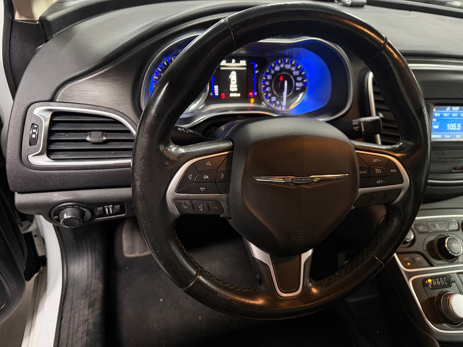 Thumbnail: 2015 Chrysler 200 - 5