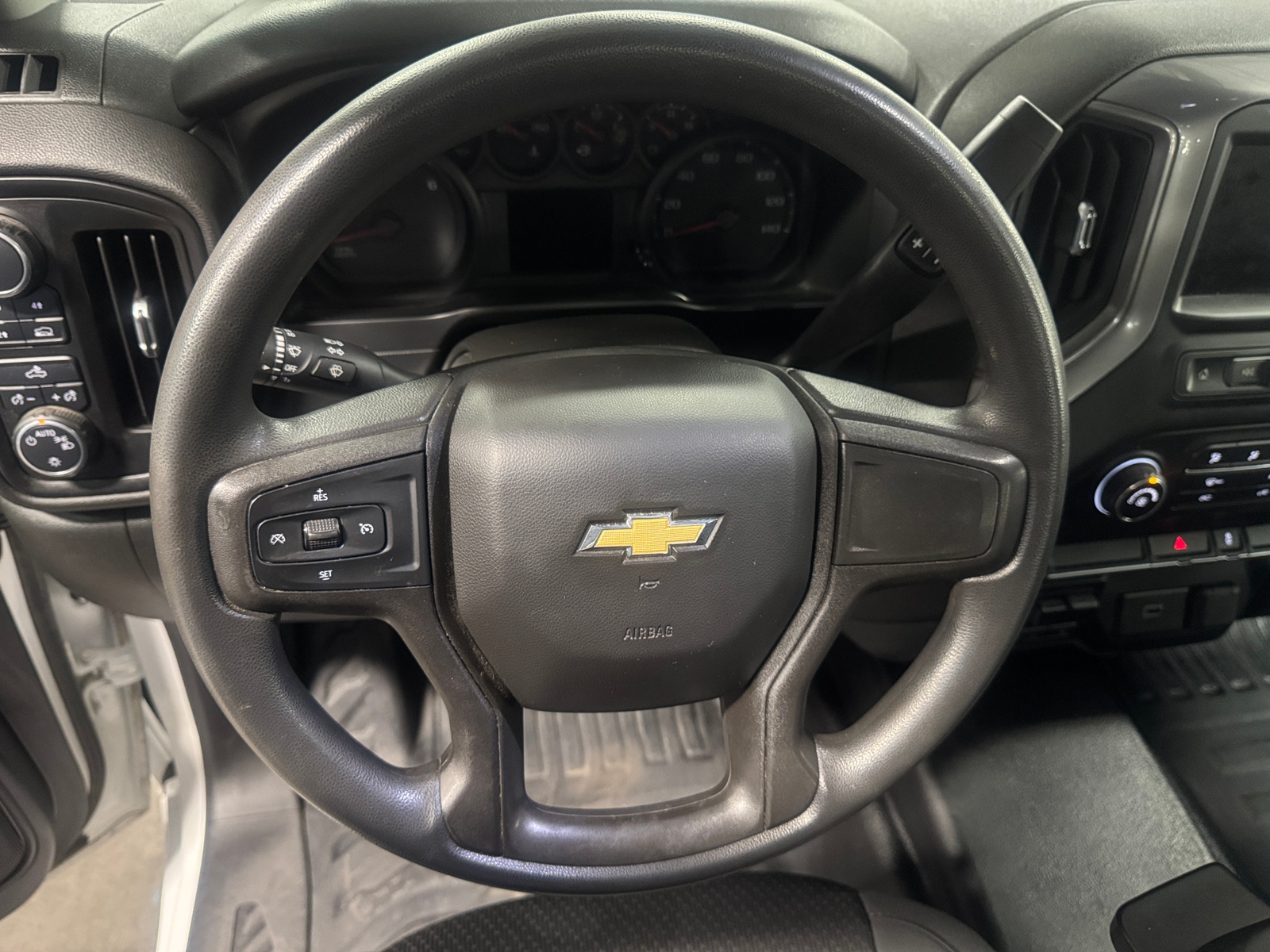 Thumbnail: 2020 Chevrolet Silverado 1500 - 5
