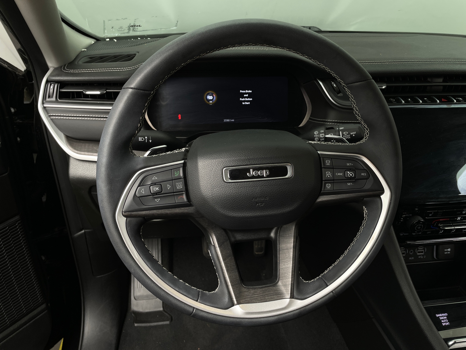 Thumbnail: 2023 Jeep Grand Cherokee L - 4