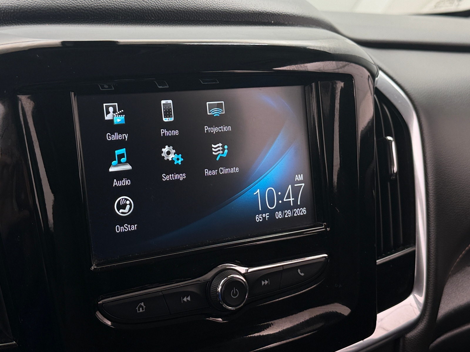 Thumbnail: 2018 Chevrolet Traverse - 4
