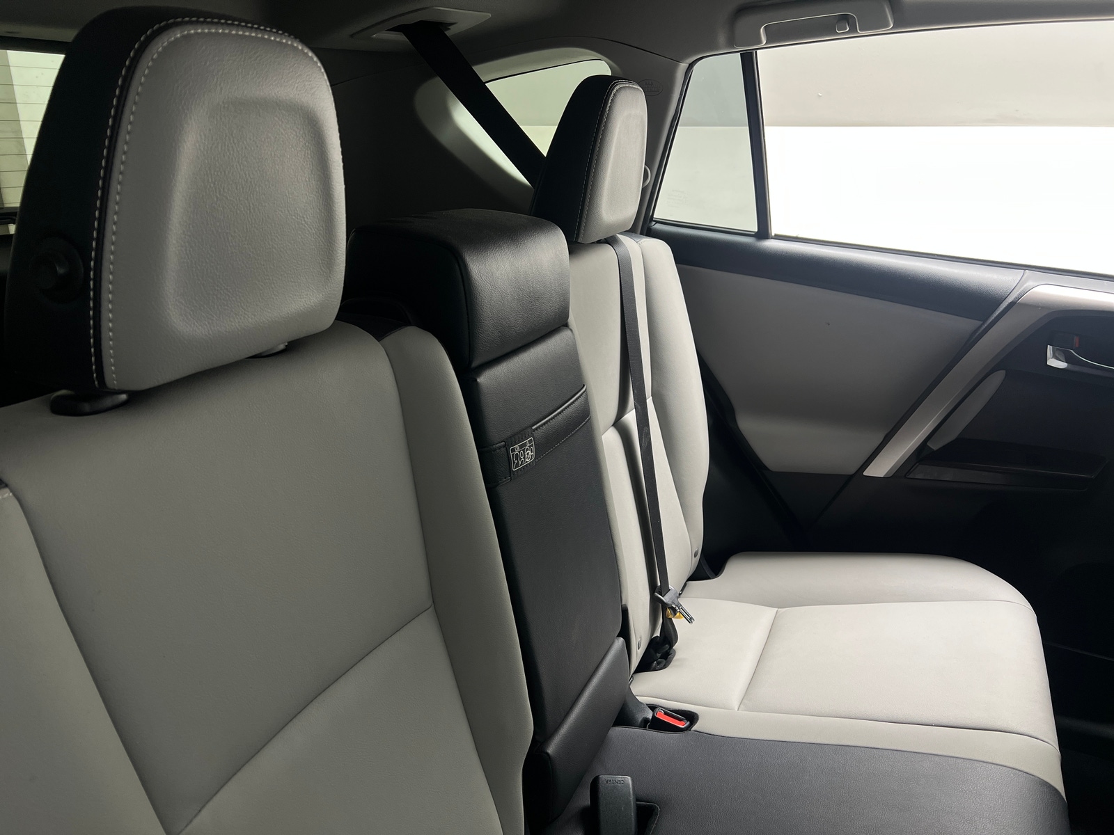 Thumbnail: 2018 Toyota RAV4 - 5