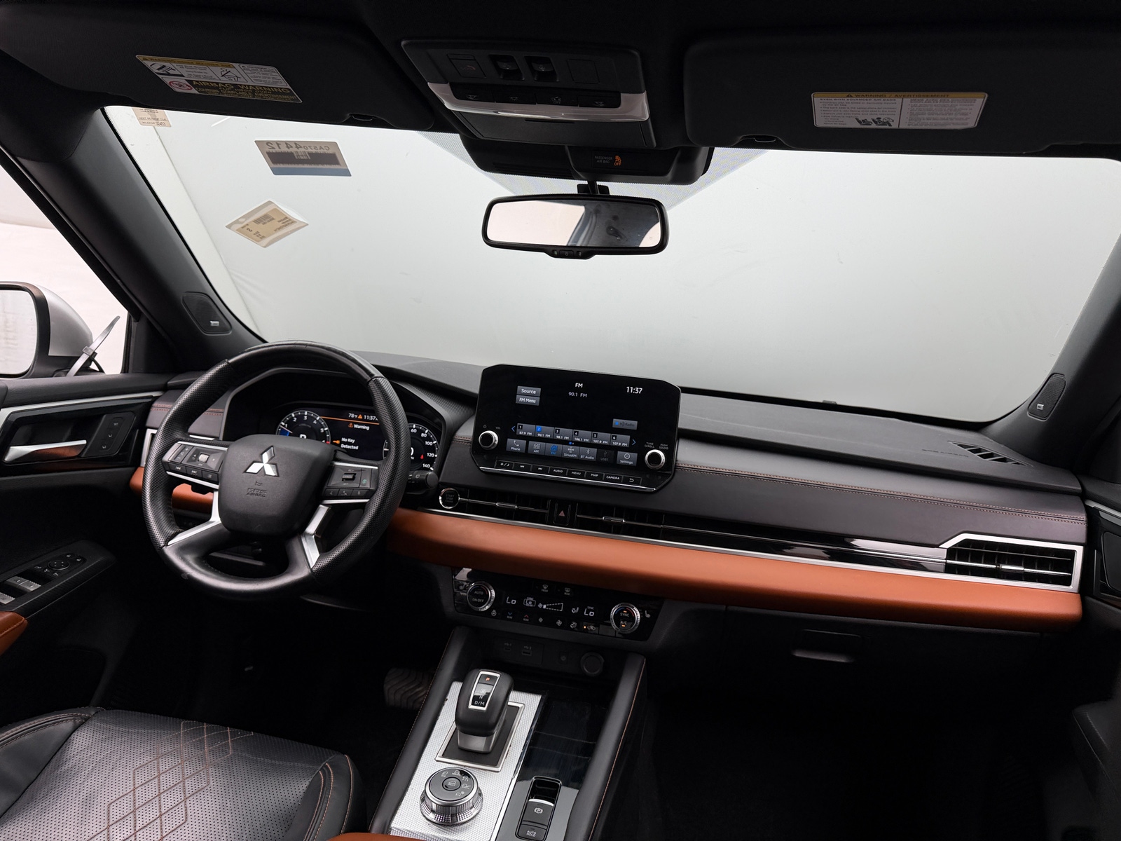 Thumbnail: 2023 Mitsubishi Outlander - 2