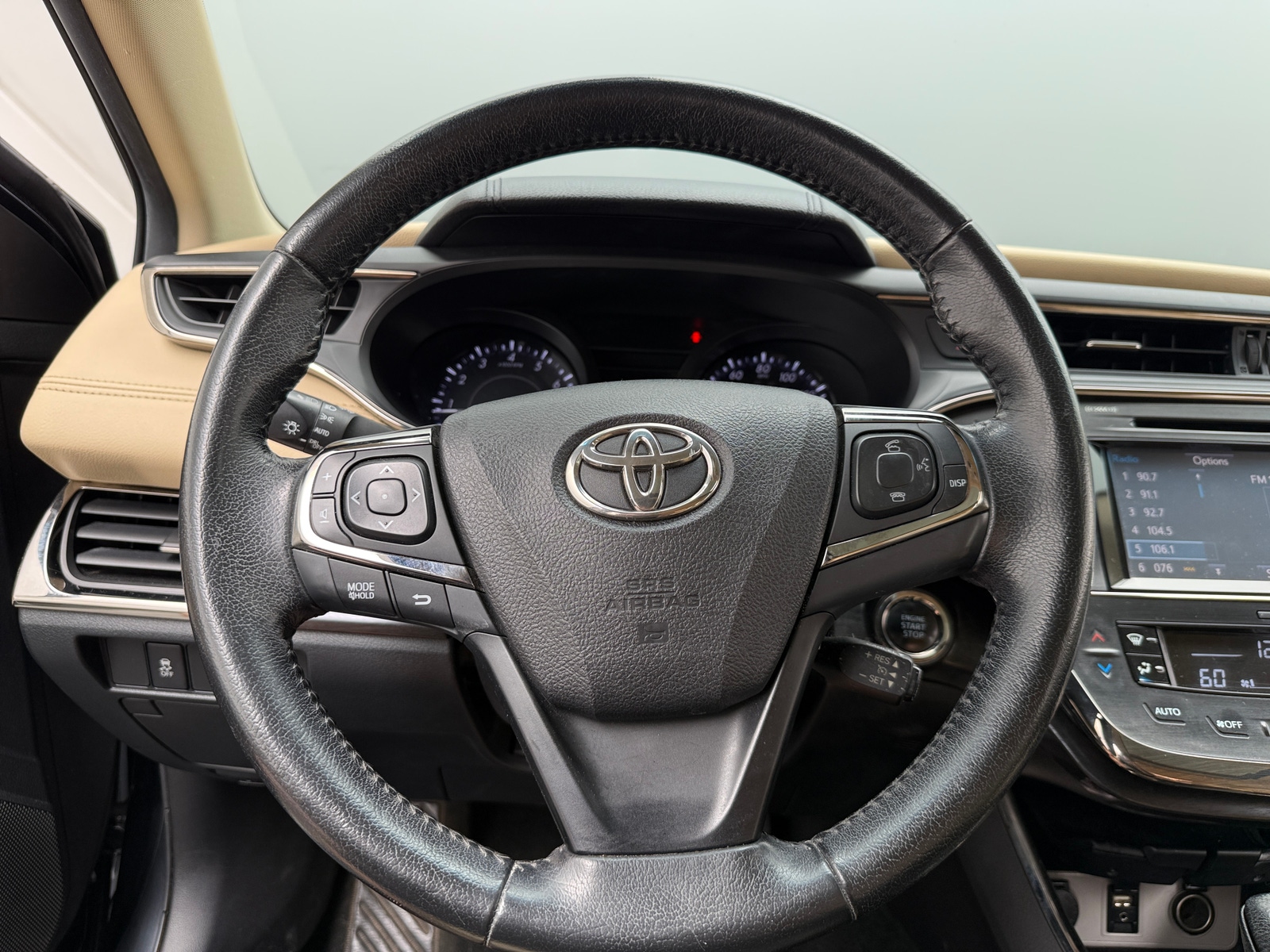 Thumbnail: 2016 Toyota Avalon - 4