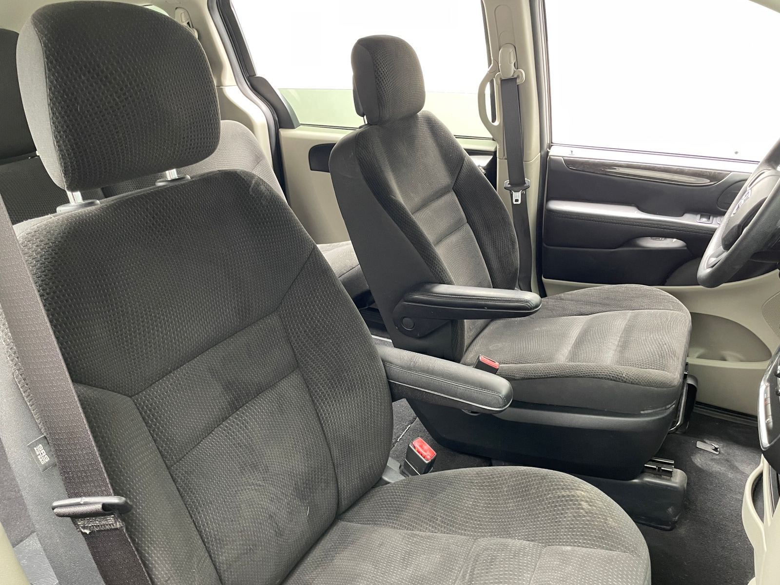 Thumbnail: 2018 Dodge Grand Caravan - 2