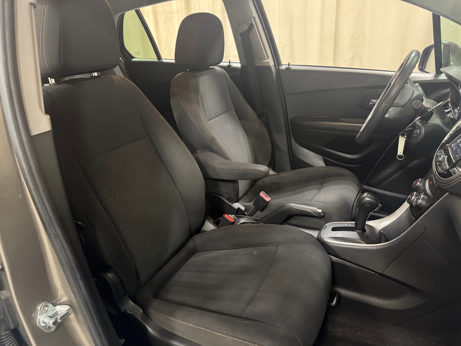 Thumbnail: 2021 Chevrolet Trax - 2