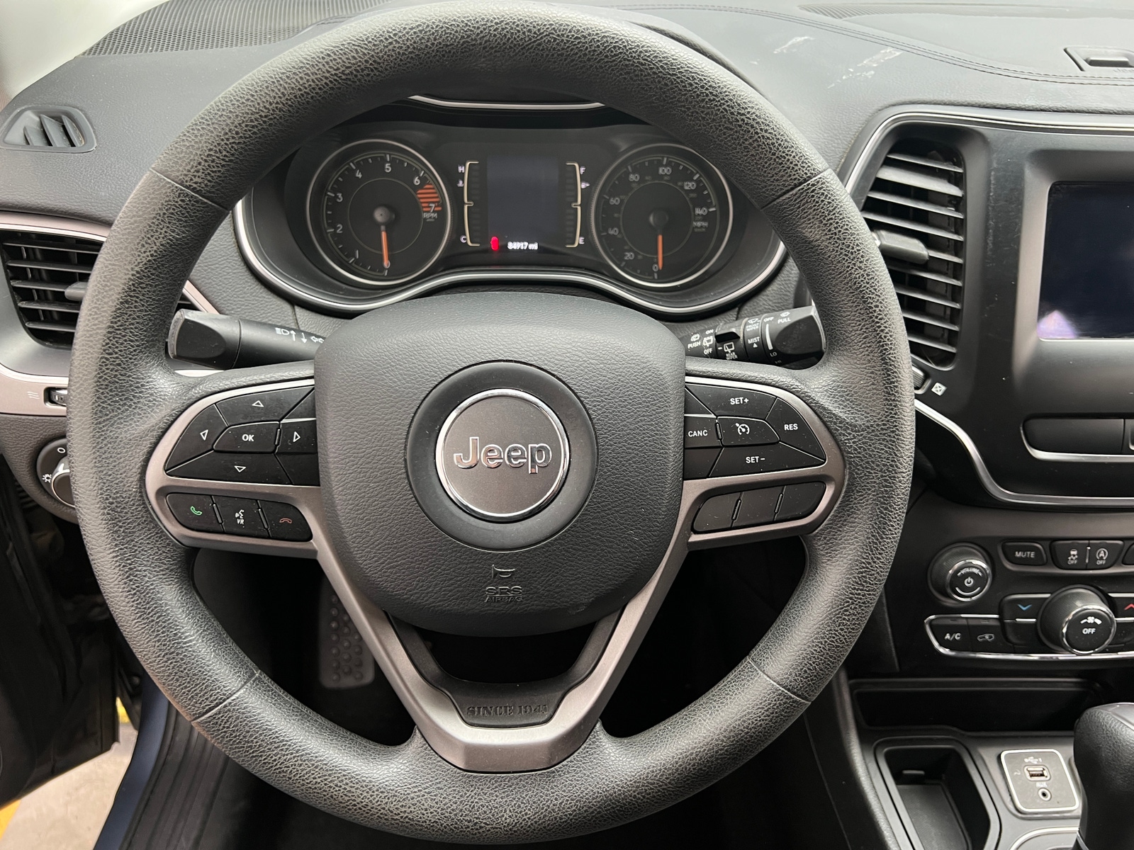 Thumbnail: 2020 Jeep Cherokee - 5
