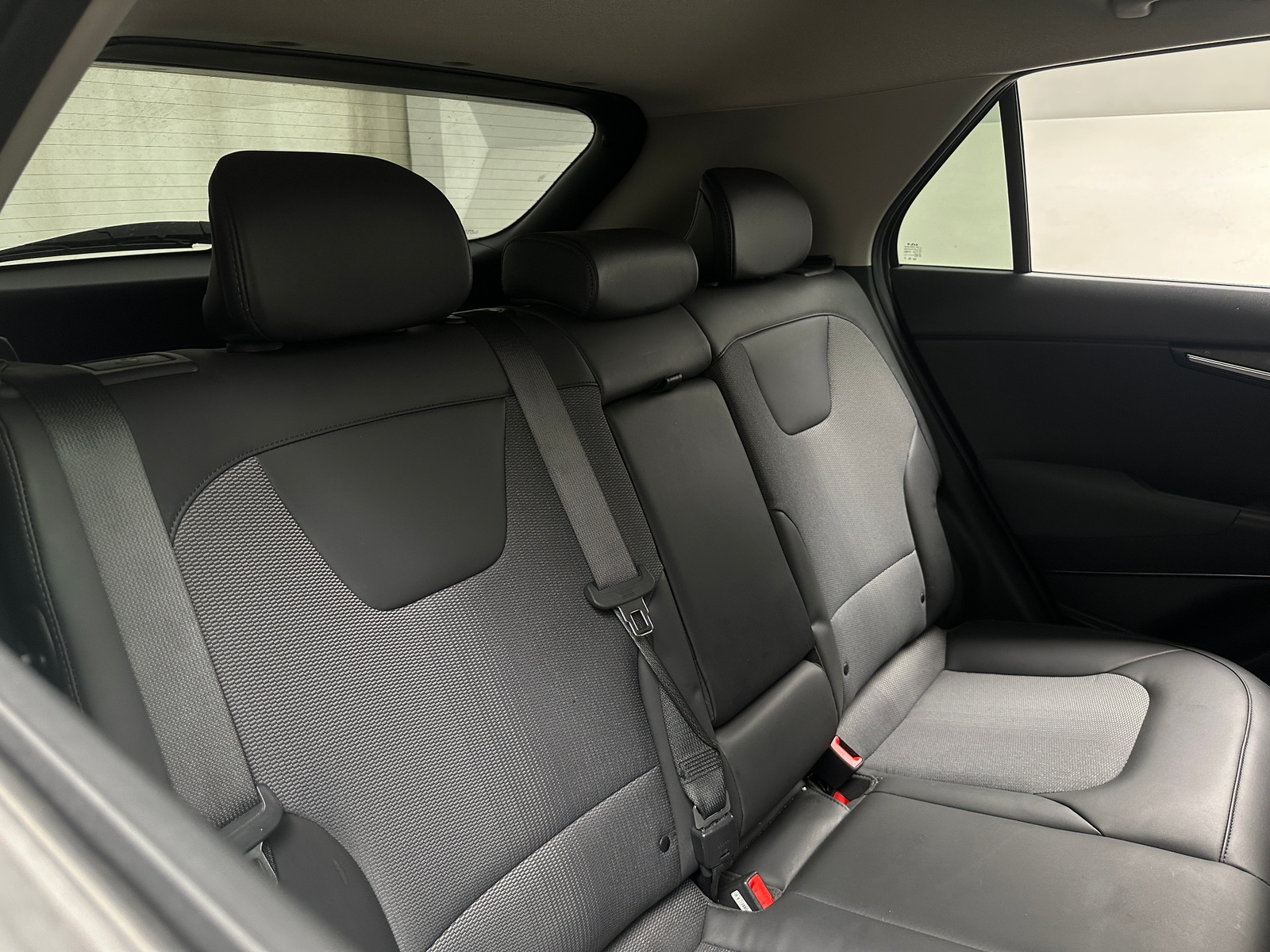 Thumbnail: 2023 Kia Niro - 5