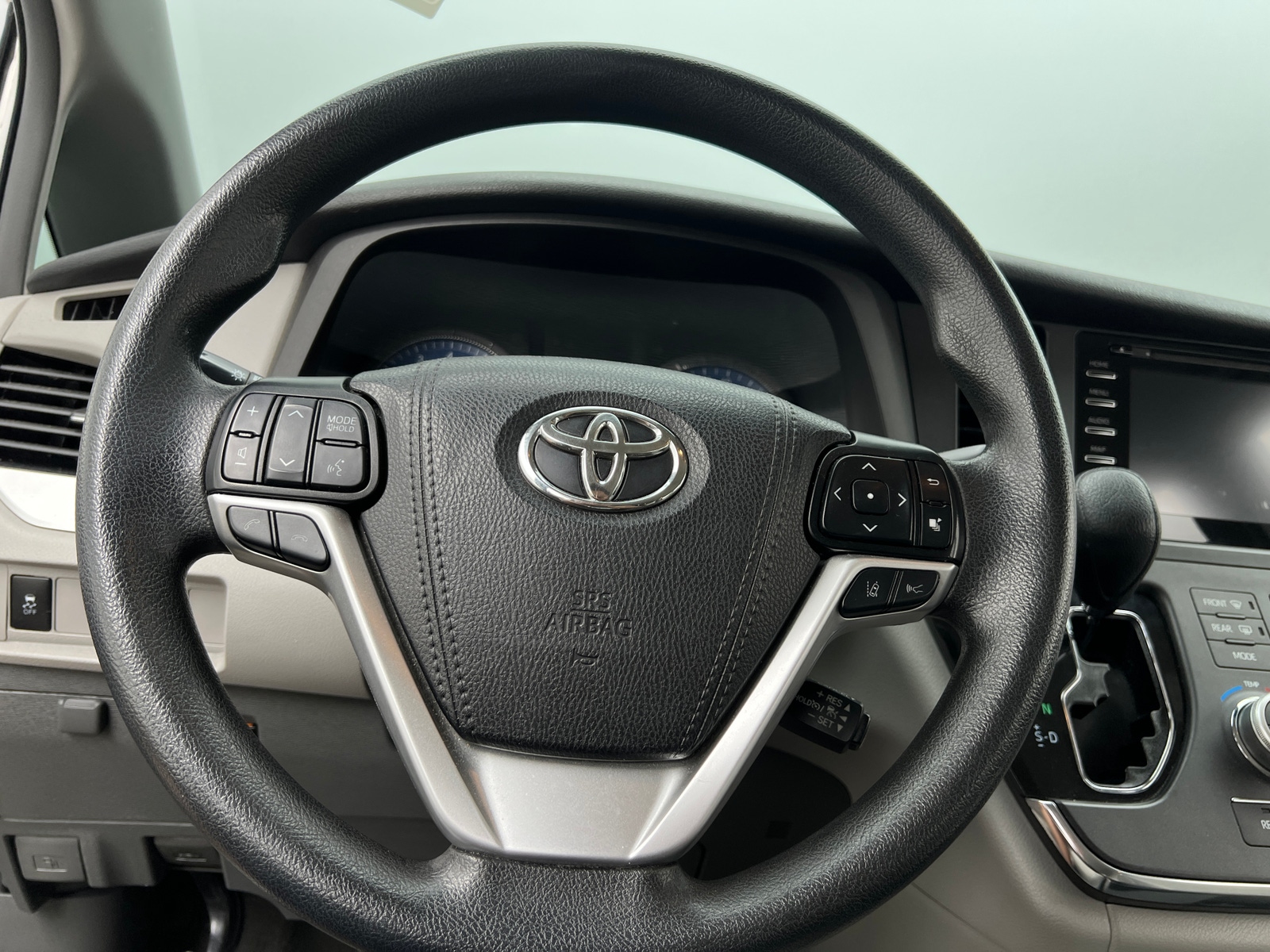 Thumbnail: 2019 Toyota Sienna - 5
