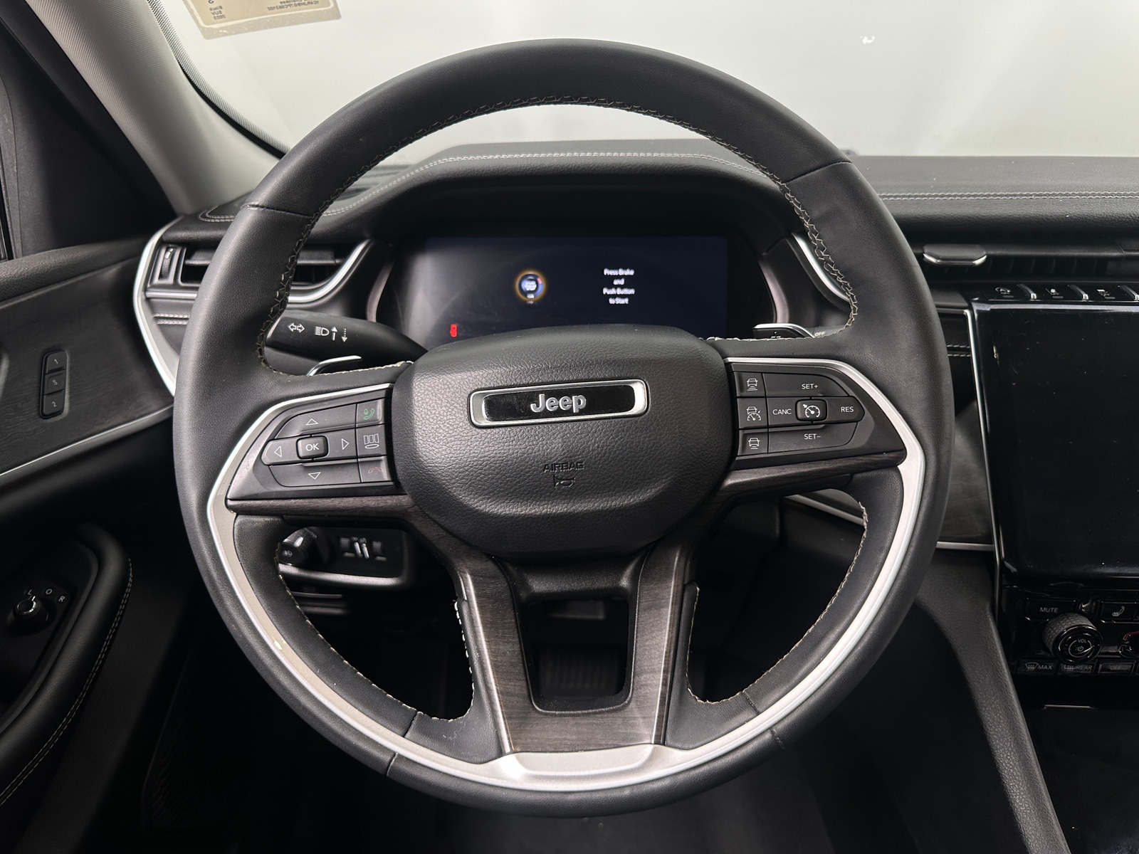Thumbnail: 2023 Jeep Grand Cherokee - 4