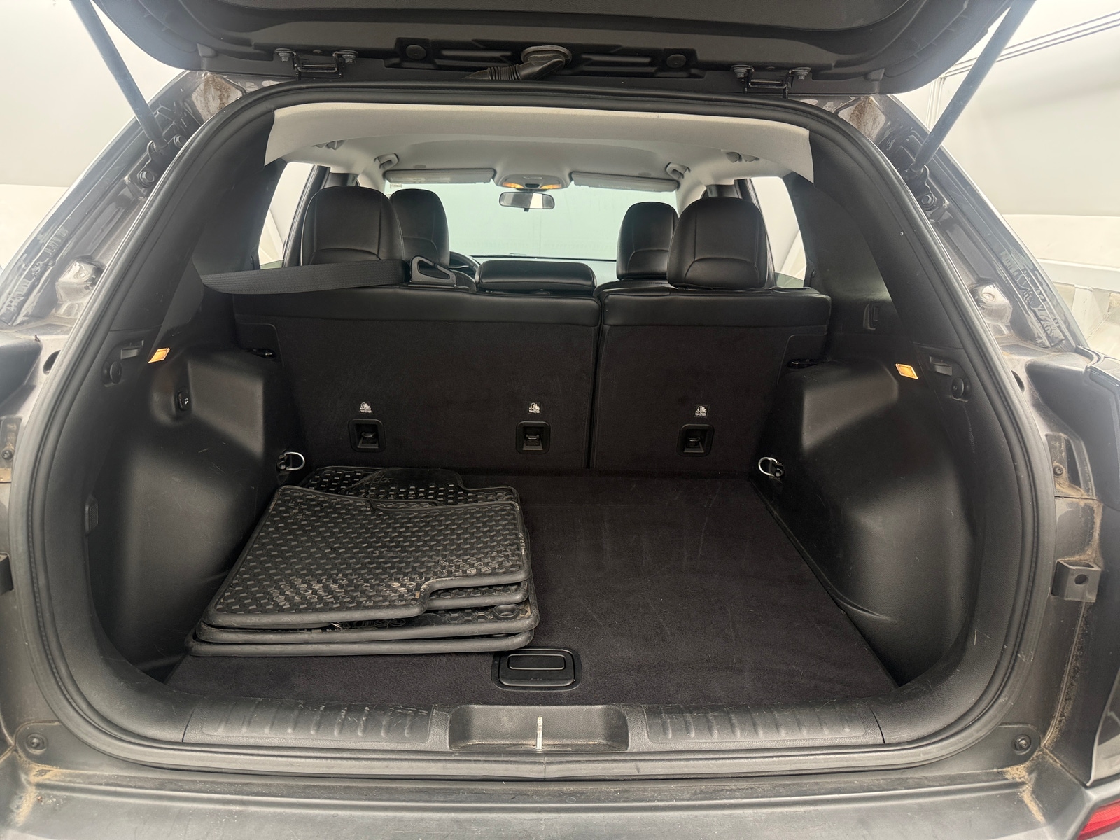 Thumbnail: 2019 Jeep Cherokee - 7