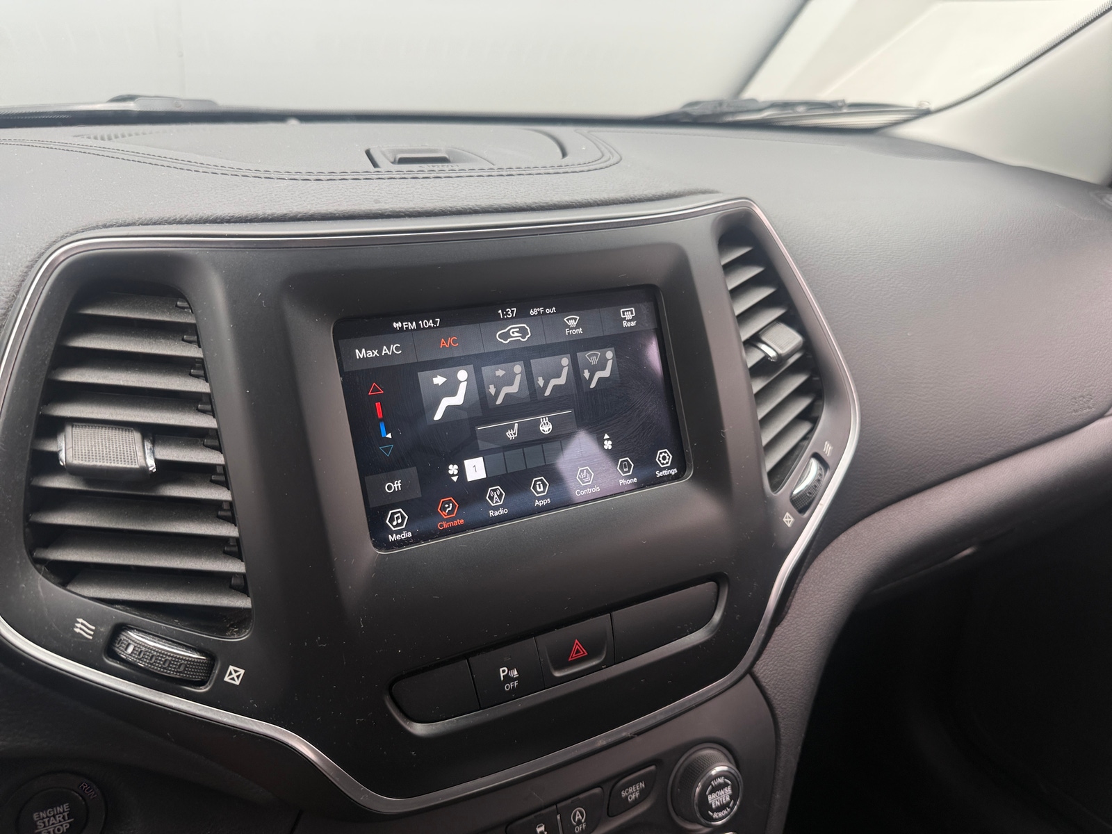 Thumbnail: 2019 Jeep Cherokee - 4