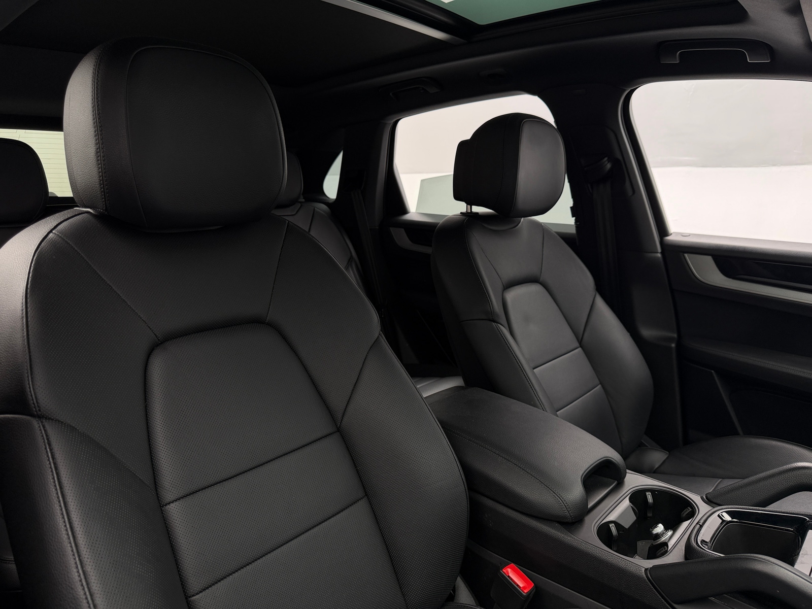 Thumbnail: 2024 Porsche Cayenne - 2