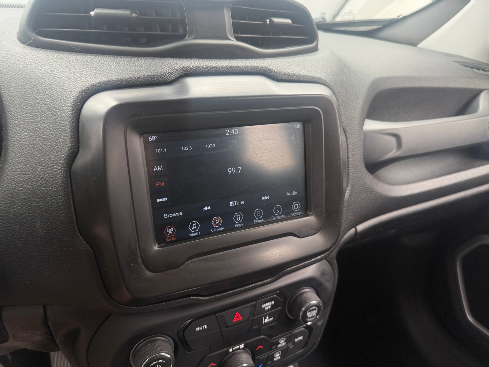 Thumbnail: 2021 Jeep Renegade - 4